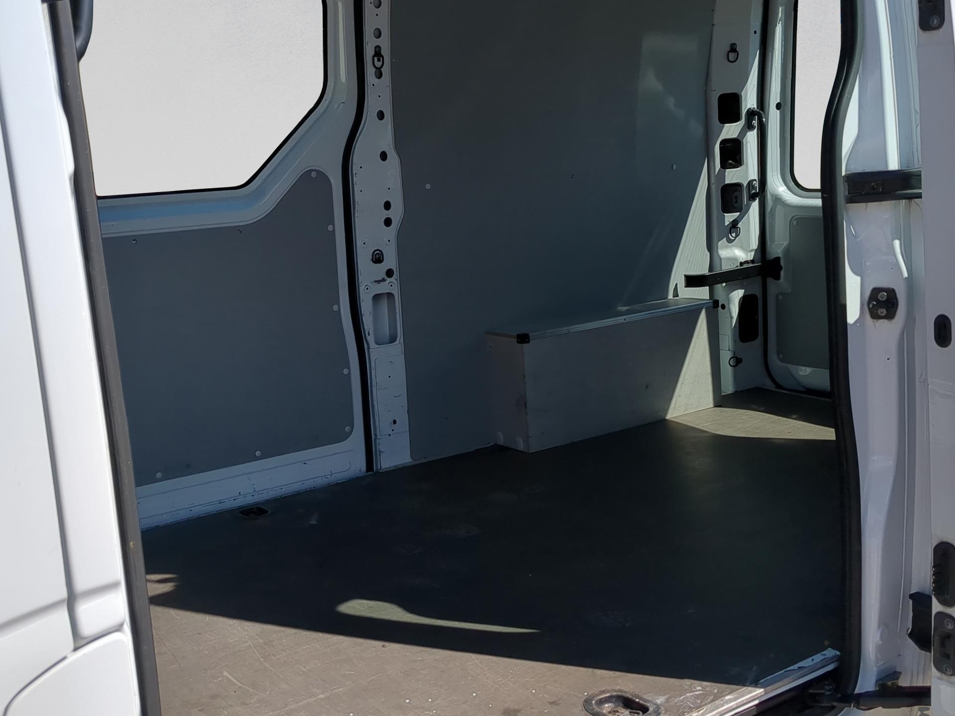 RENAULT Master T33 2.3dCi 135 L2H2-image-10