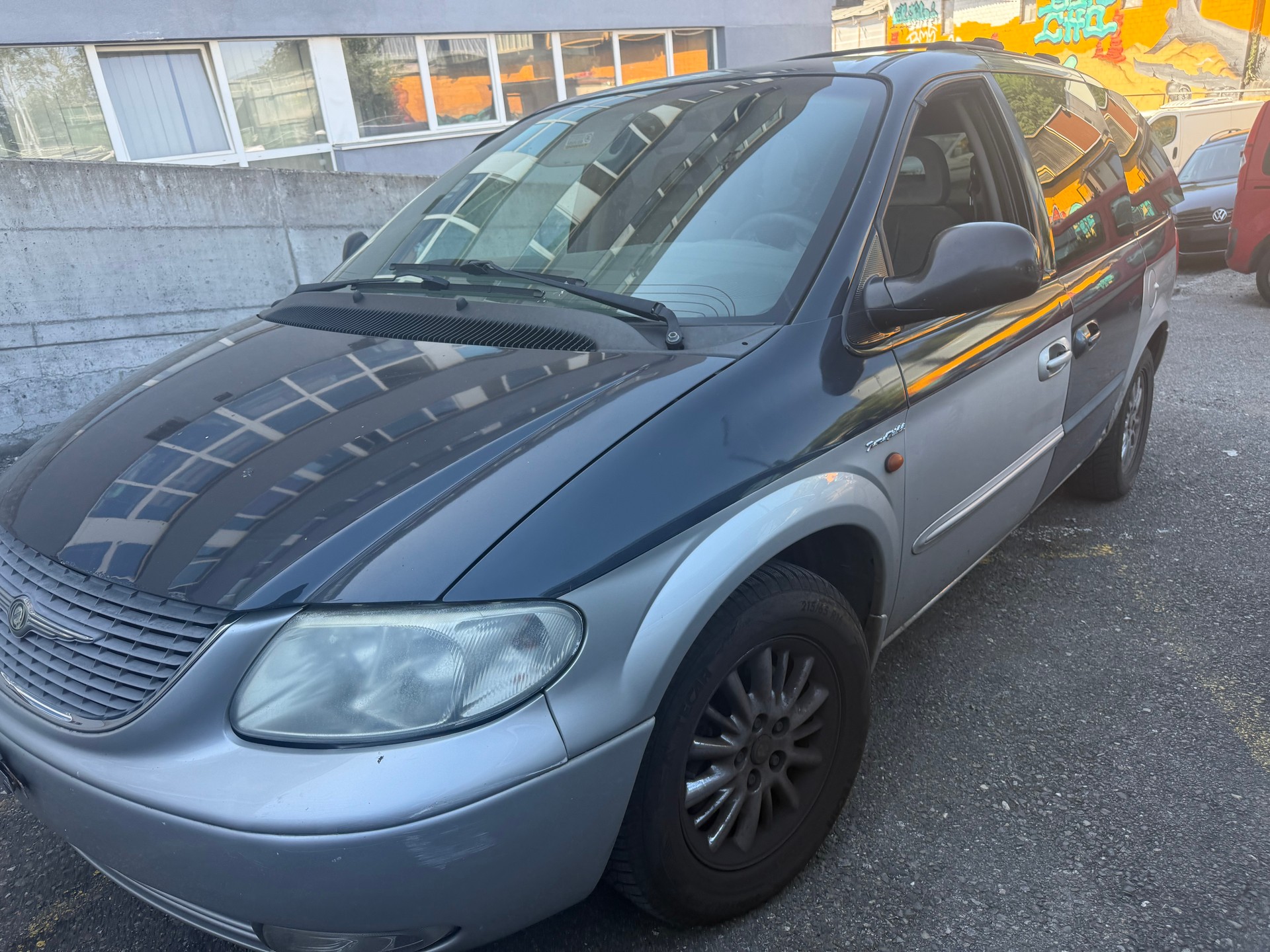 CHRYSLER Voyager 3.3 LX-image-1