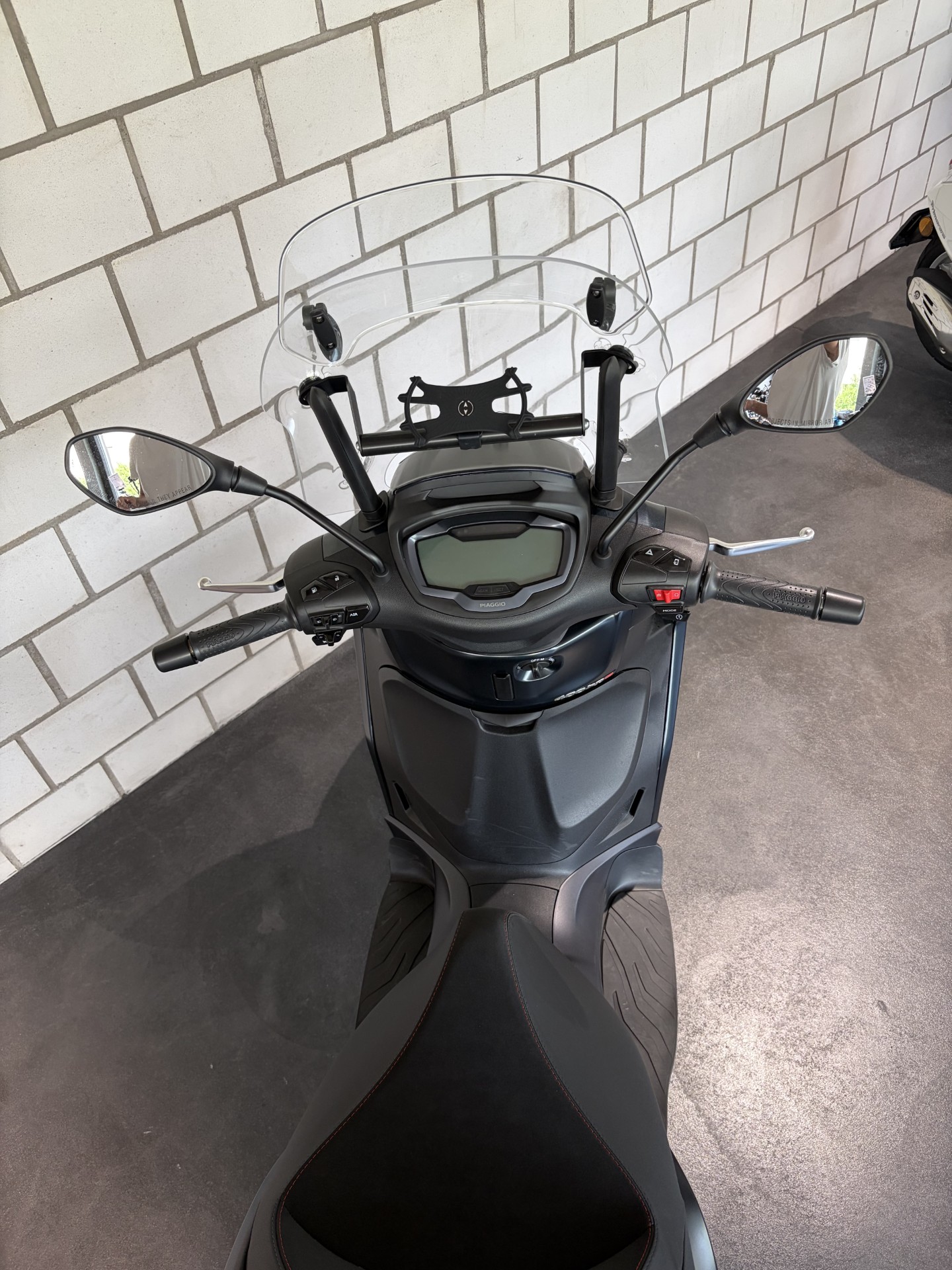 PIAGGIO Beverly 400 Sport-image-5