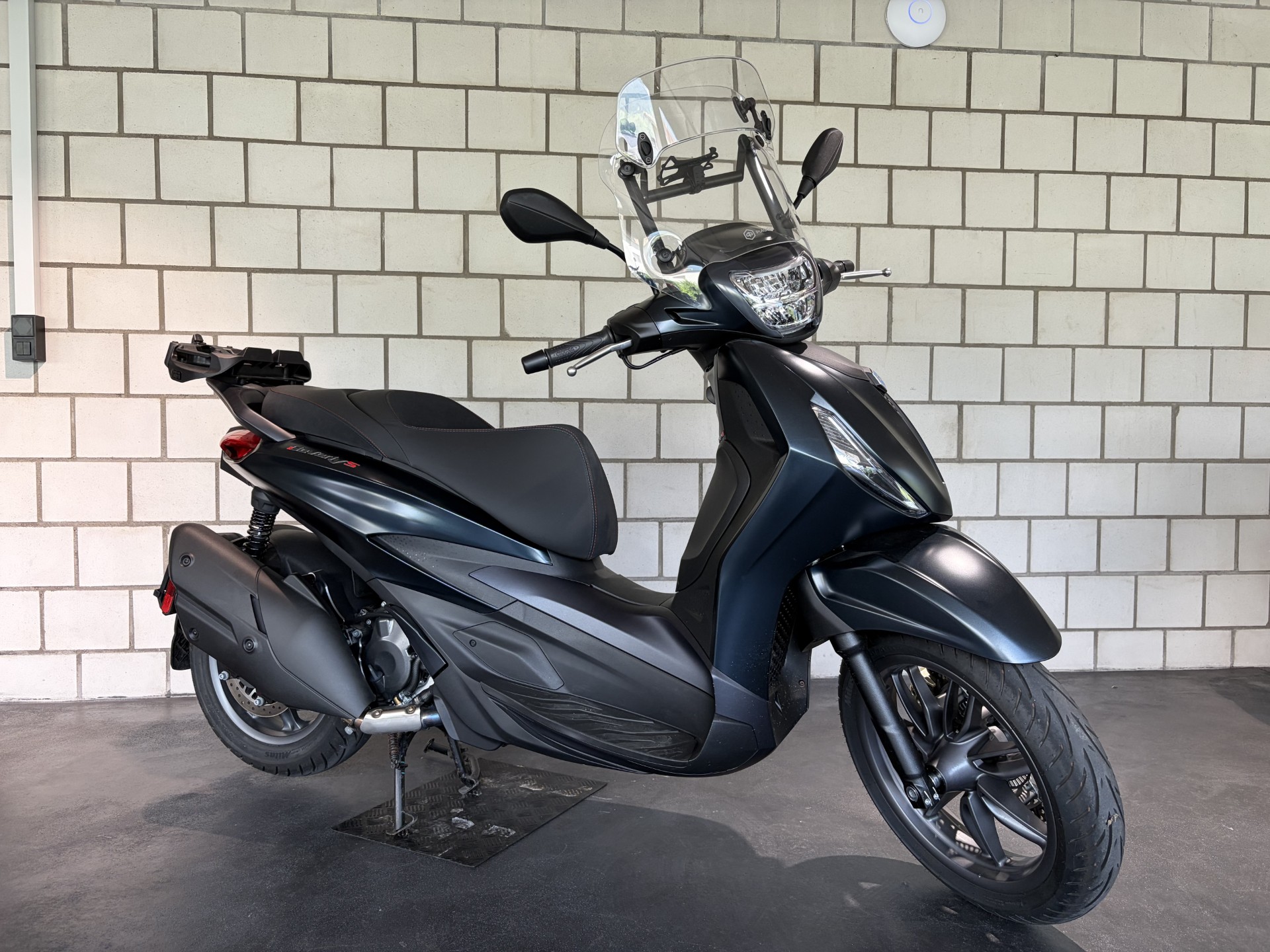 PIAGGIO Beverly 400 Sport-showroom-element-3