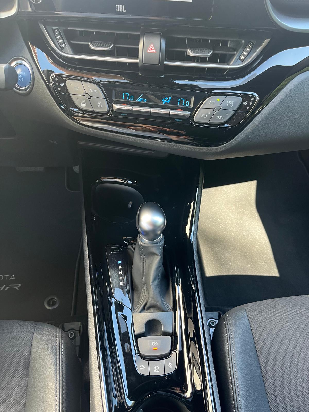 TOYOTA C-HR 1.8 HSD CVT Trend-image-10