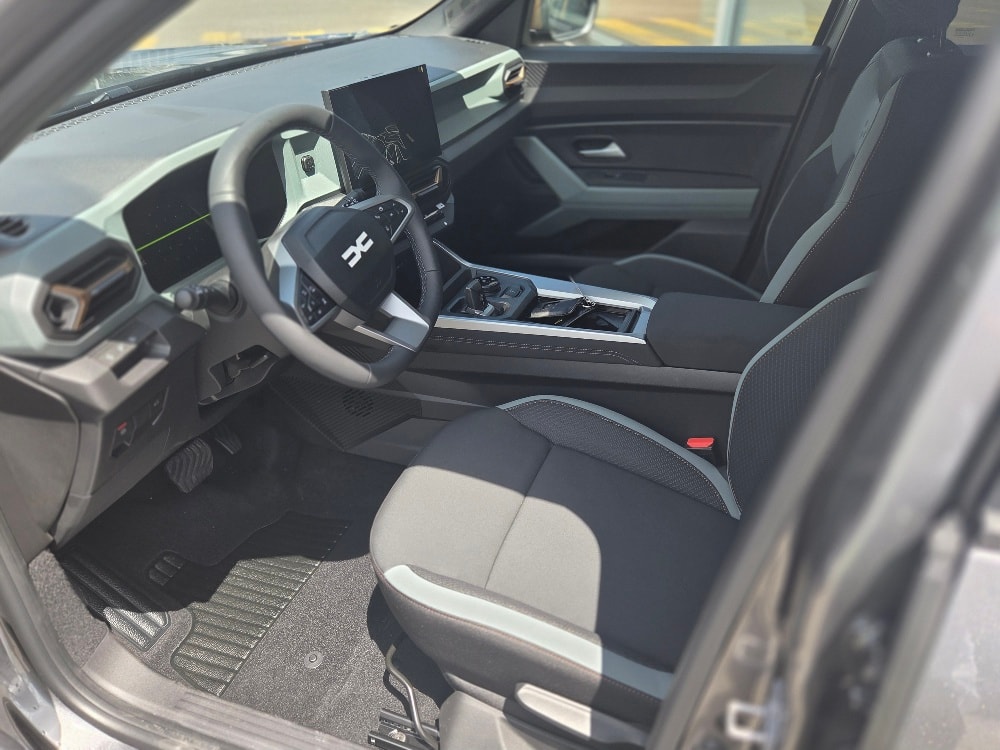 DACIA Bigster TCe 150 48V Extreme 4x4 Automat-image-7