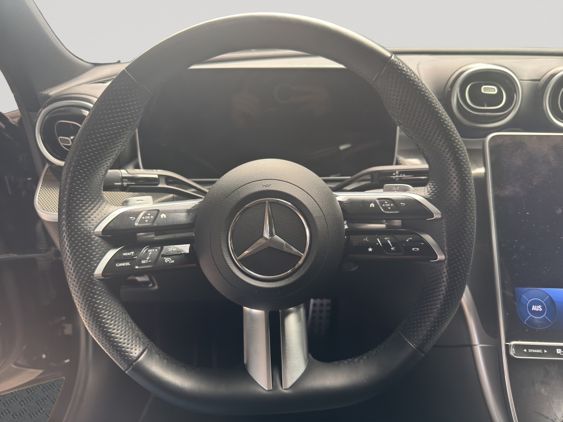 MERCEDES-BENZ C 180 AMG Line-image-10