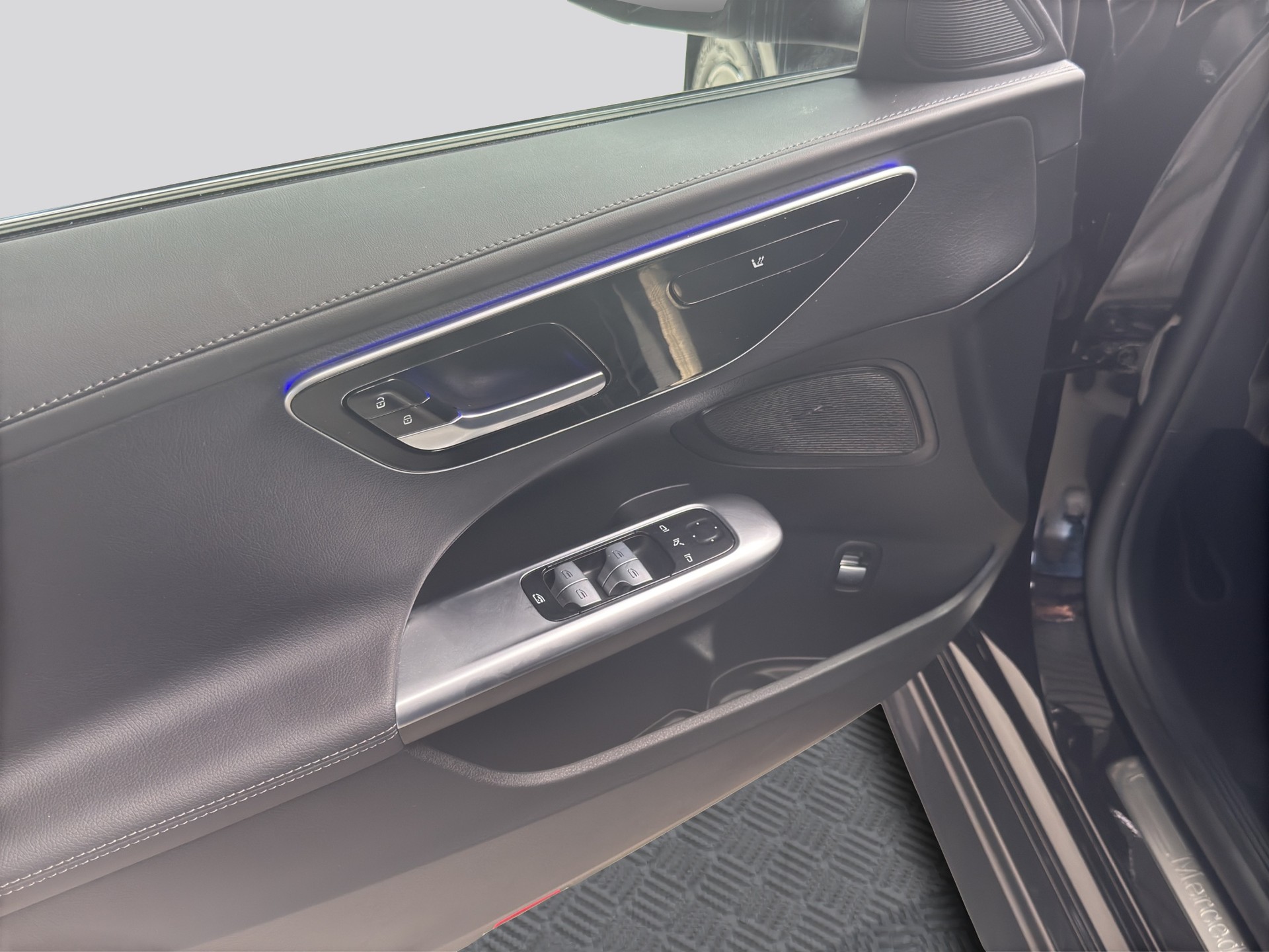 MERCEDES-BENZ C 180 AMG Line-image-8