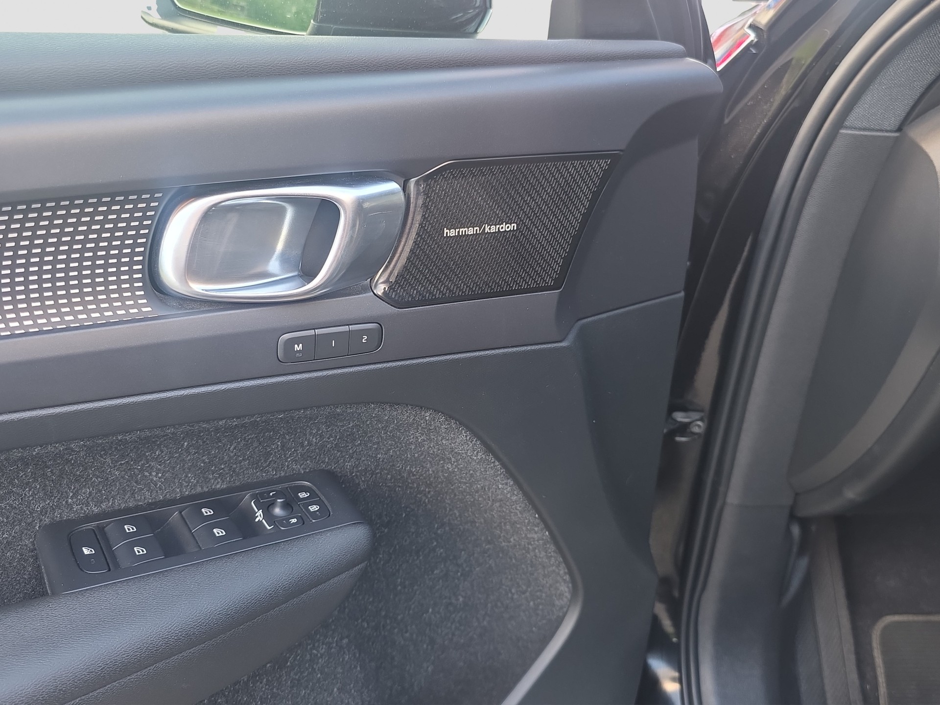 VOLVO XC40 T5 AWD R-Design Geartronic-image-8