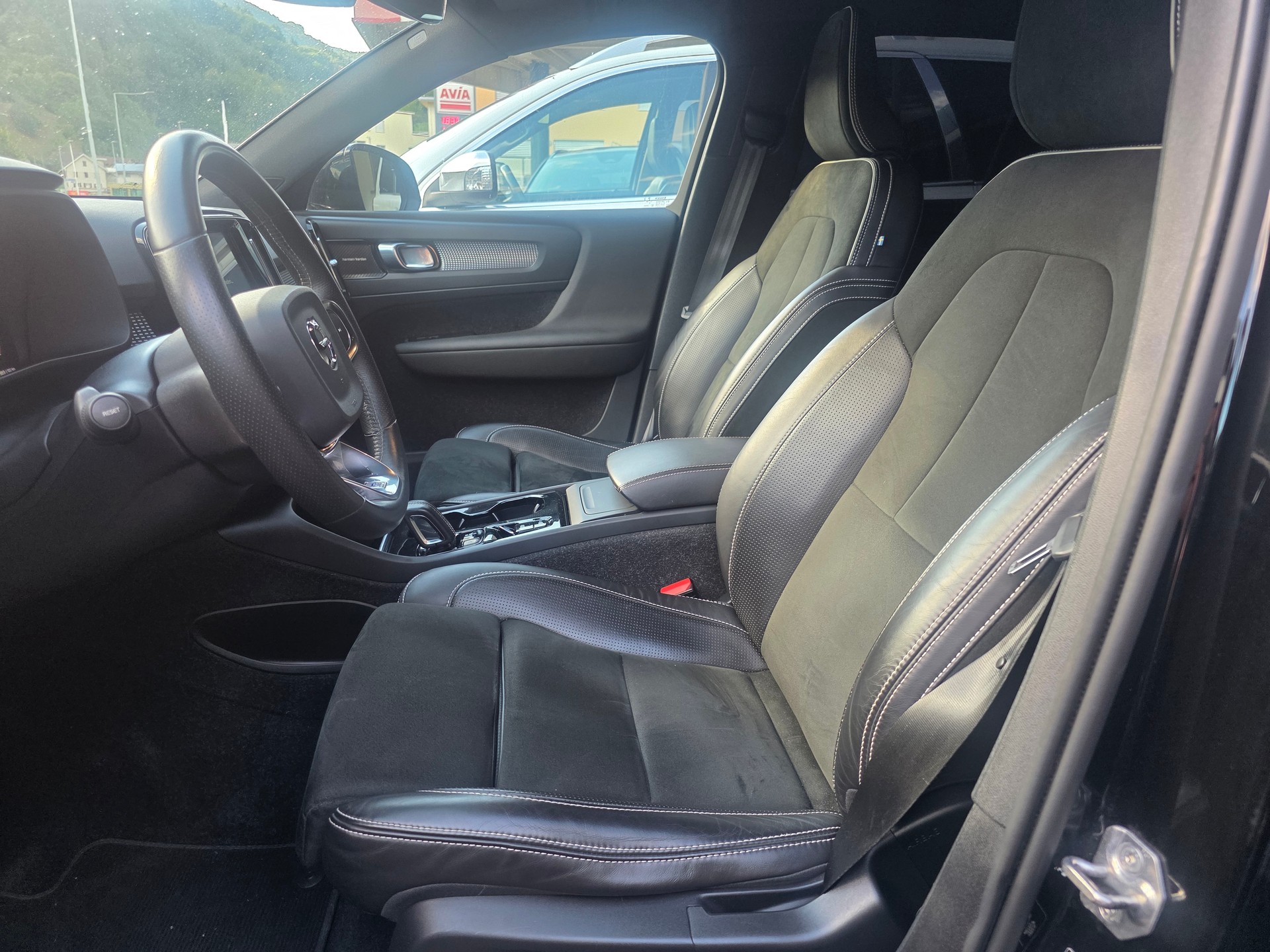 VOLVO XC40 T5 AWD R-Design Geartronic-image-5