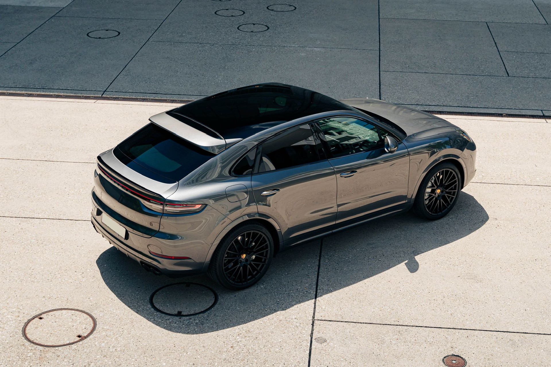 PORSCHE Cayenne Turbo Coupé-image-3