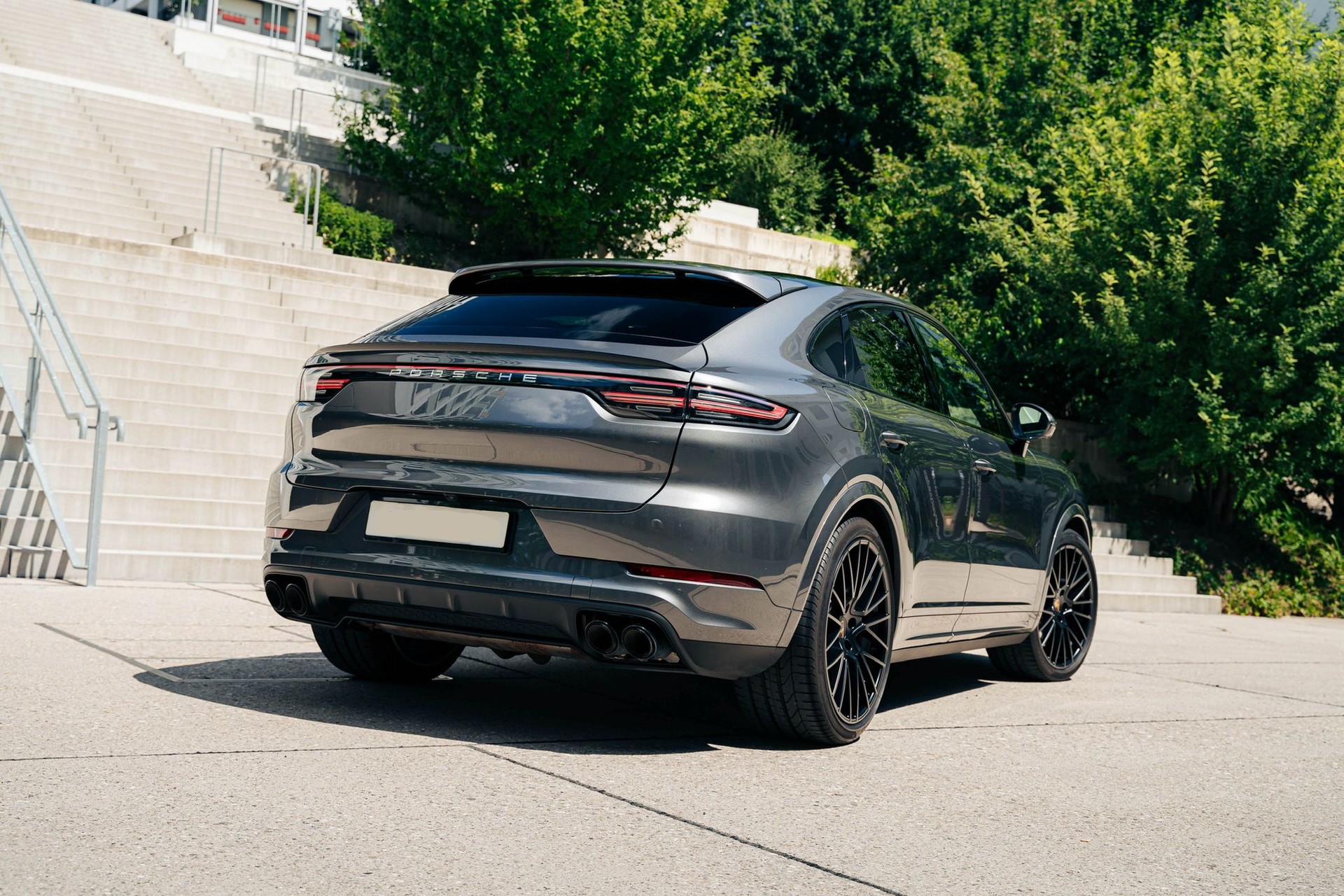 PORSCHE Cayenne Turbo Coupé-image-6