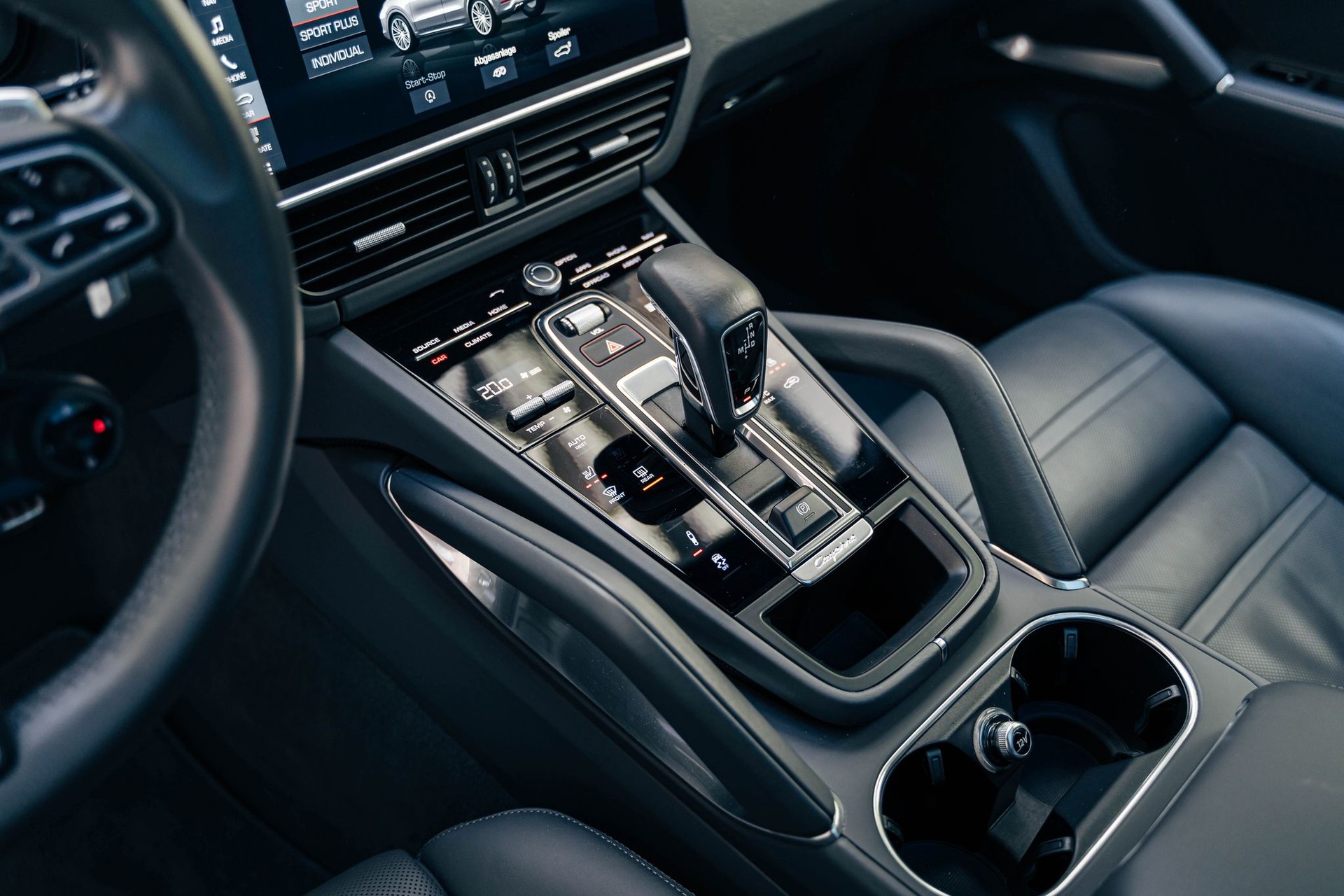 PORSCHE Cayenne Turbo Coupé-image-13