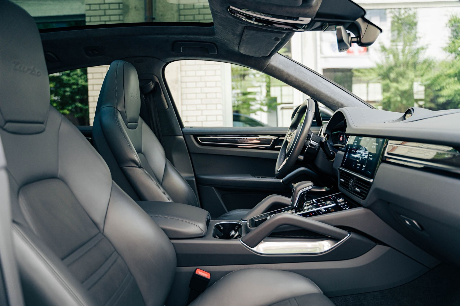 PORSCHE Cayenne Turbo Coupé-image-9