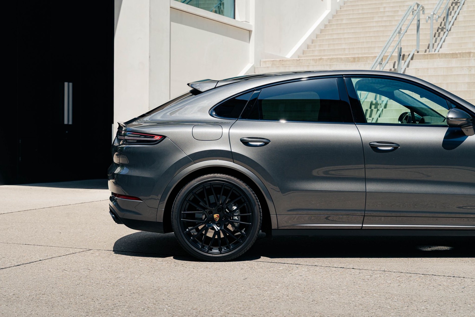 PORSCHE Cayenne Turbo Coupé-image-7
