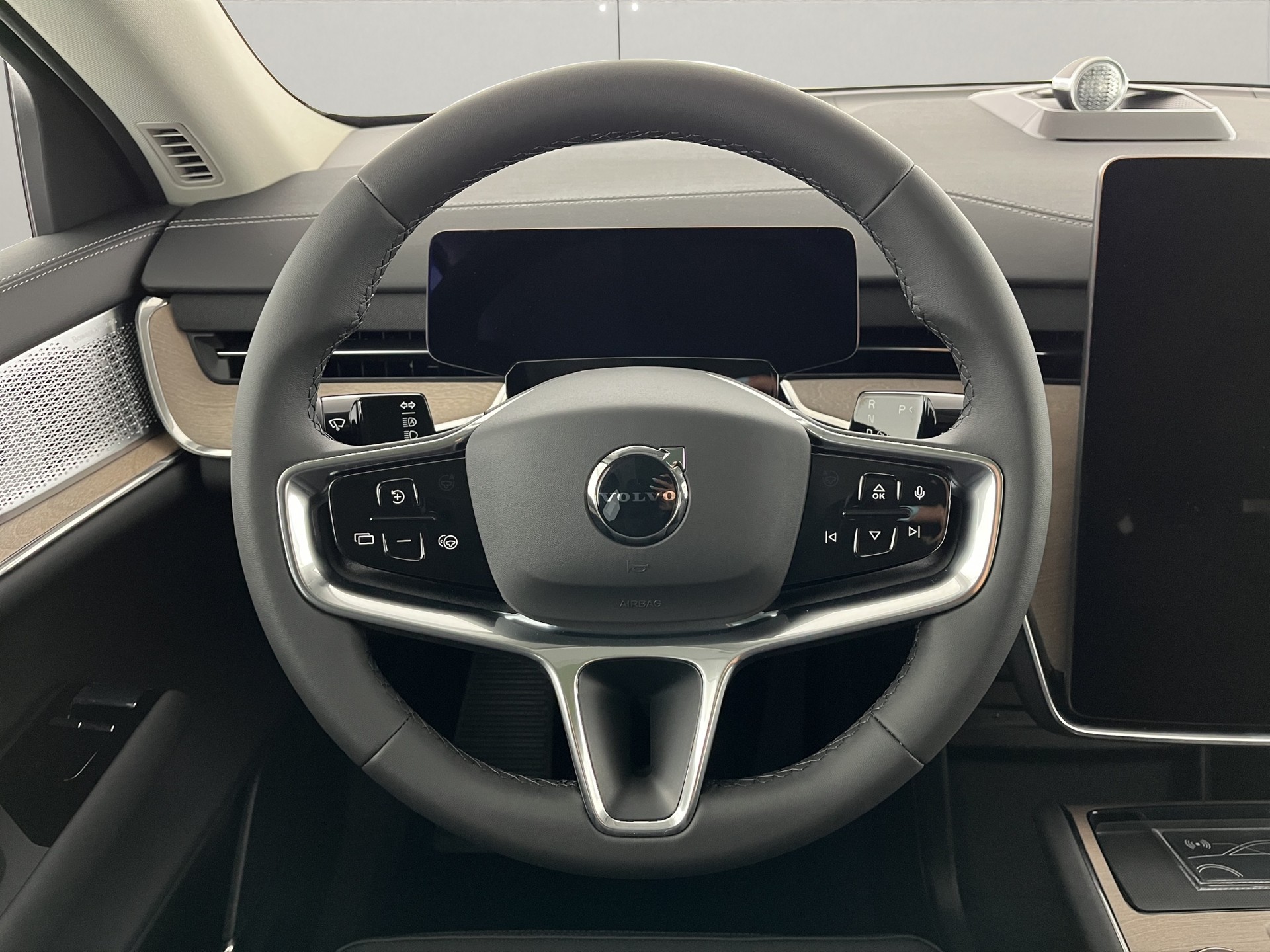 VOLVO EX90 Twin Performance Ultra AWD-image-10