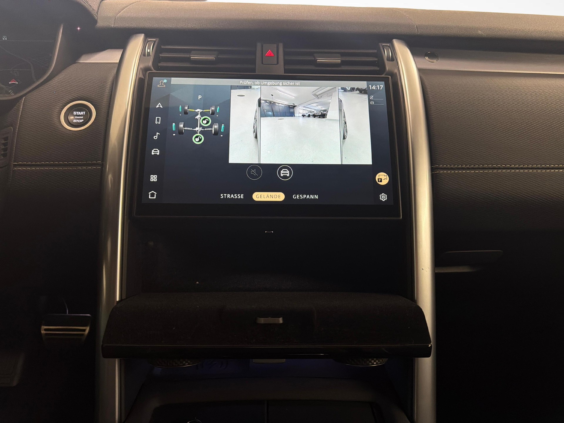 LAND ROVER Discovery 3.0 D I6 300 Dynamic HSE-image-15