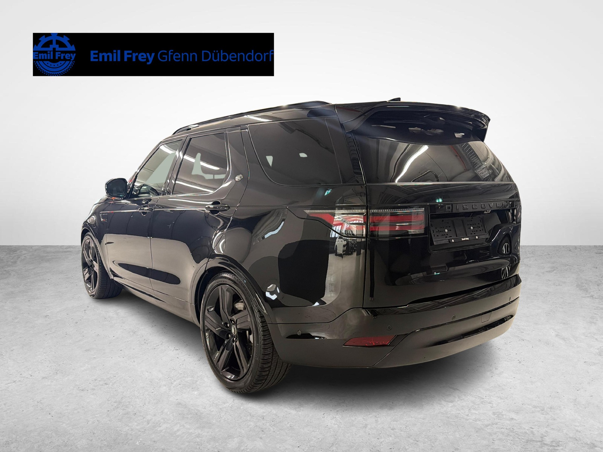 LAND ROVER Discovery 3.0 D I6 300 Dynamic HSE-image-4