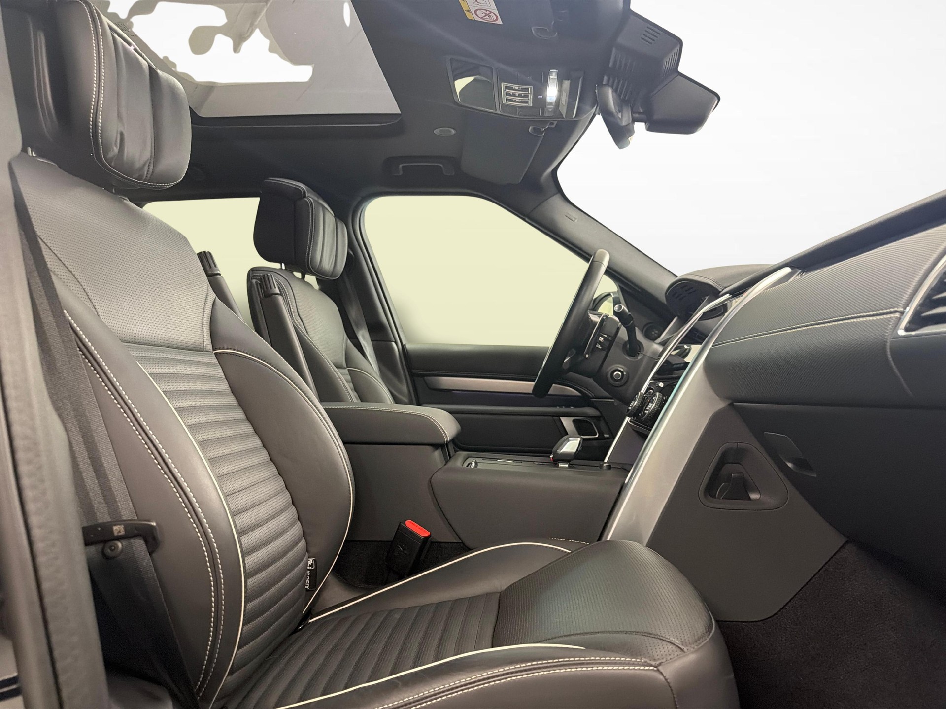 LAND ROVER Discovery 3.0 D I6 300 Dynamic HSE-image-11