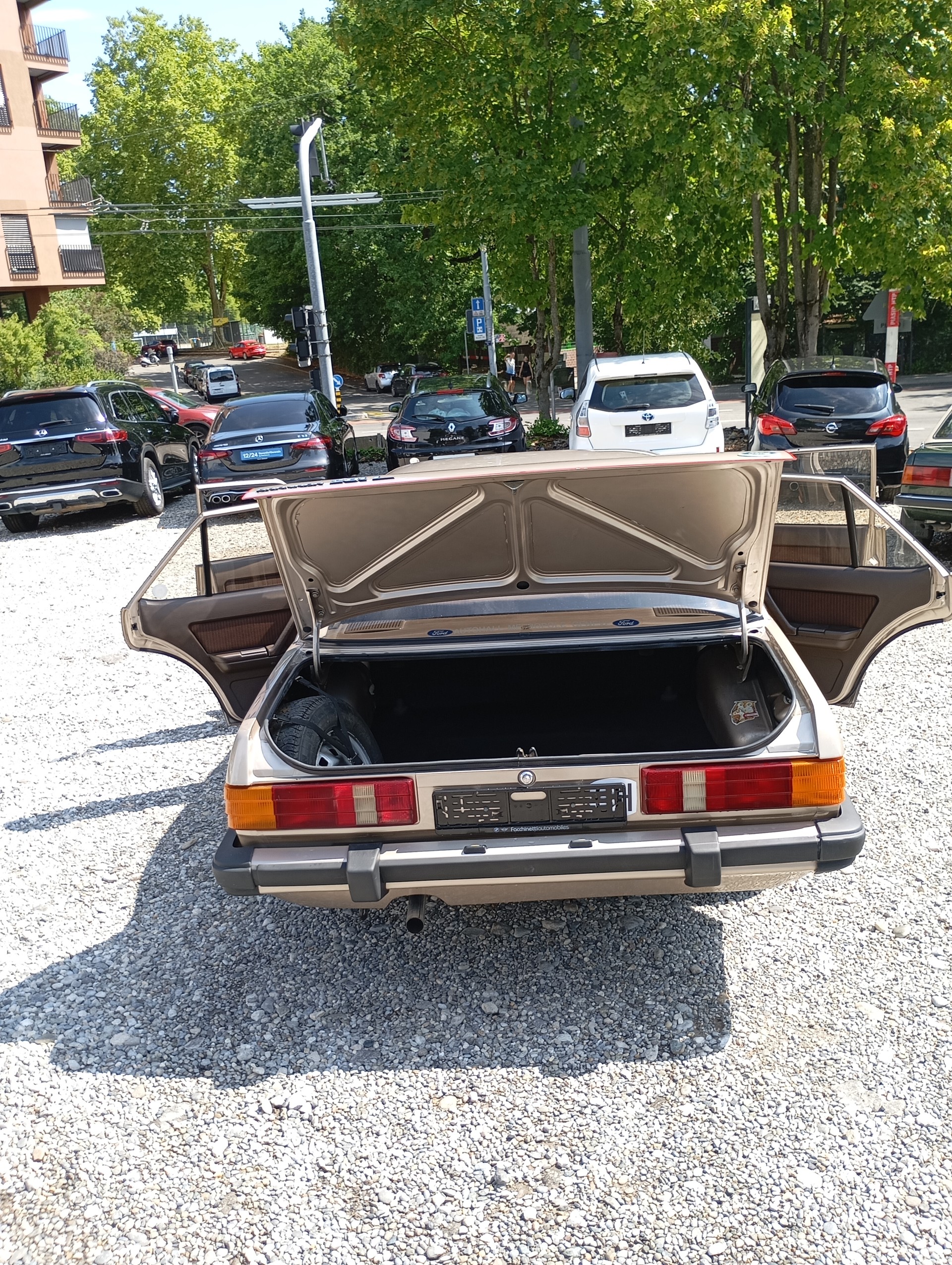 FORD Granada 2800i L Confort-image-13