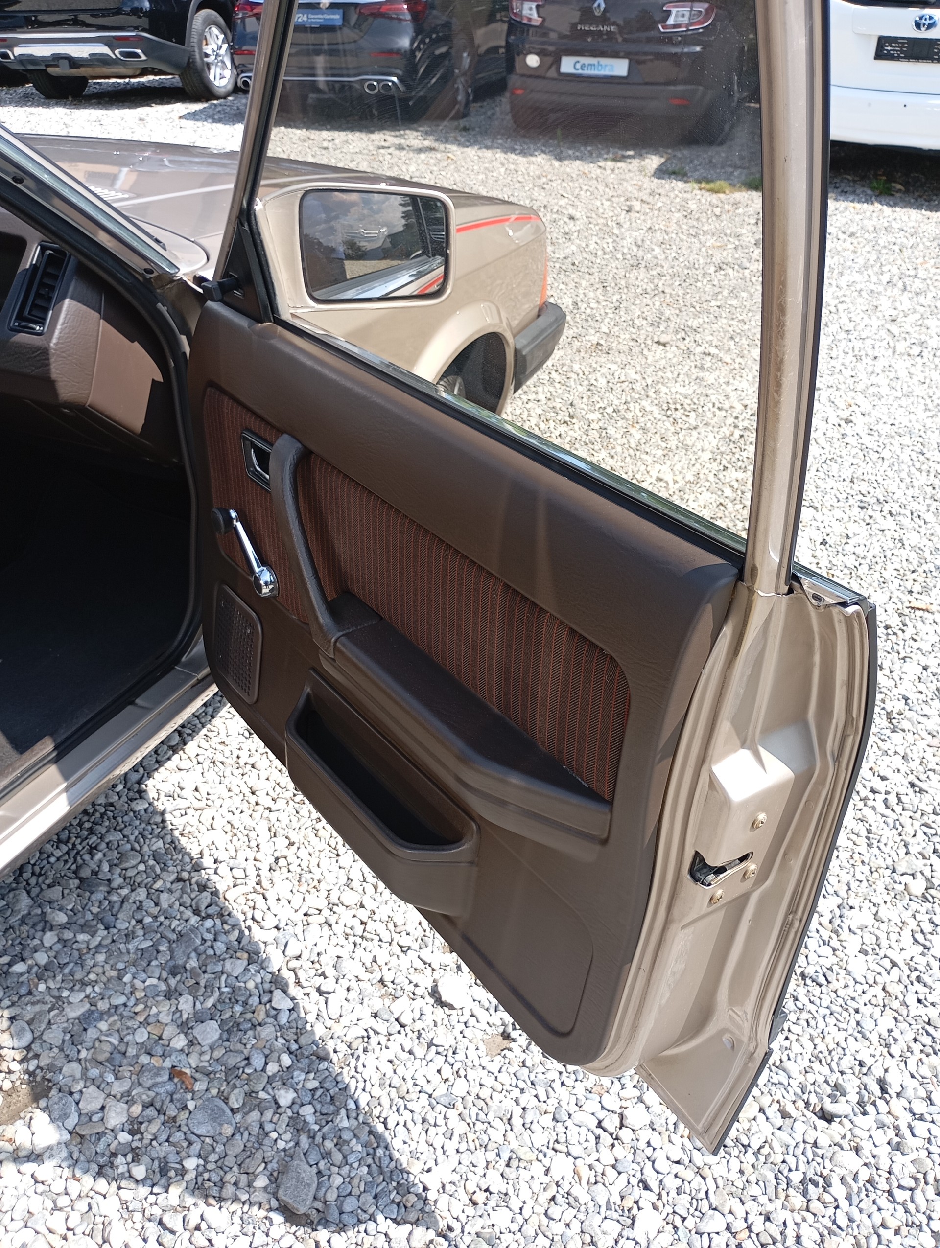 FORD Granada 2800i L Confort-image-18