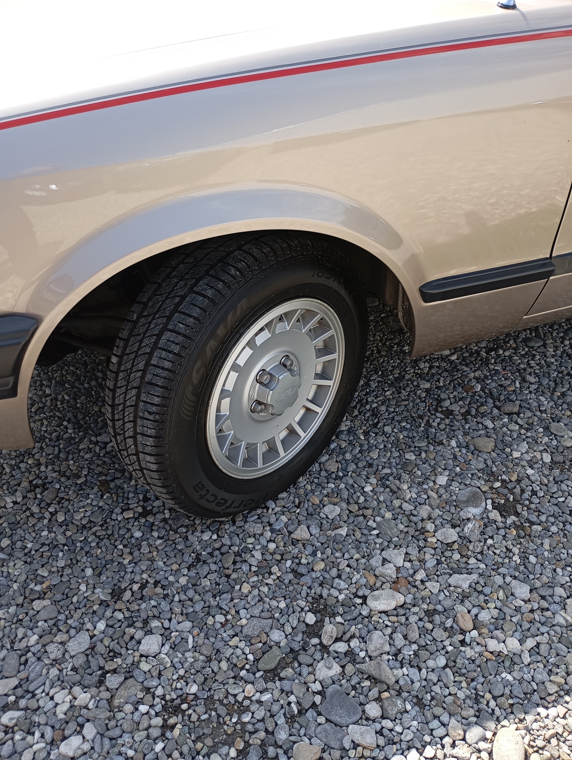FORD Granada 2800i L Confort-image-11