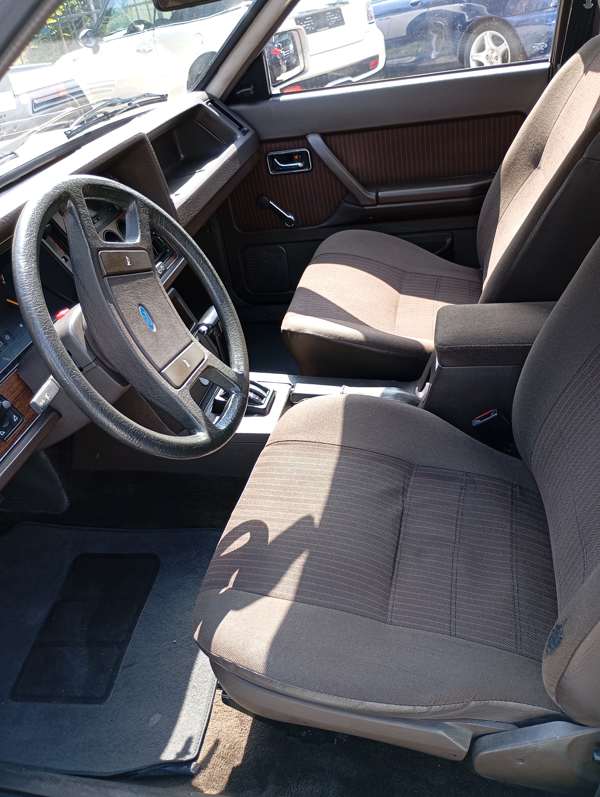 FORD Granada 2800i L Confort-image-14