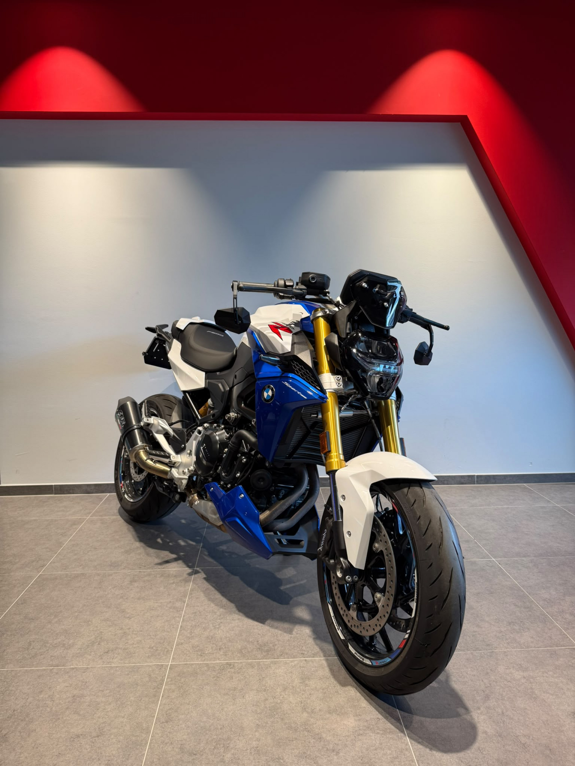 BMW F 900 R