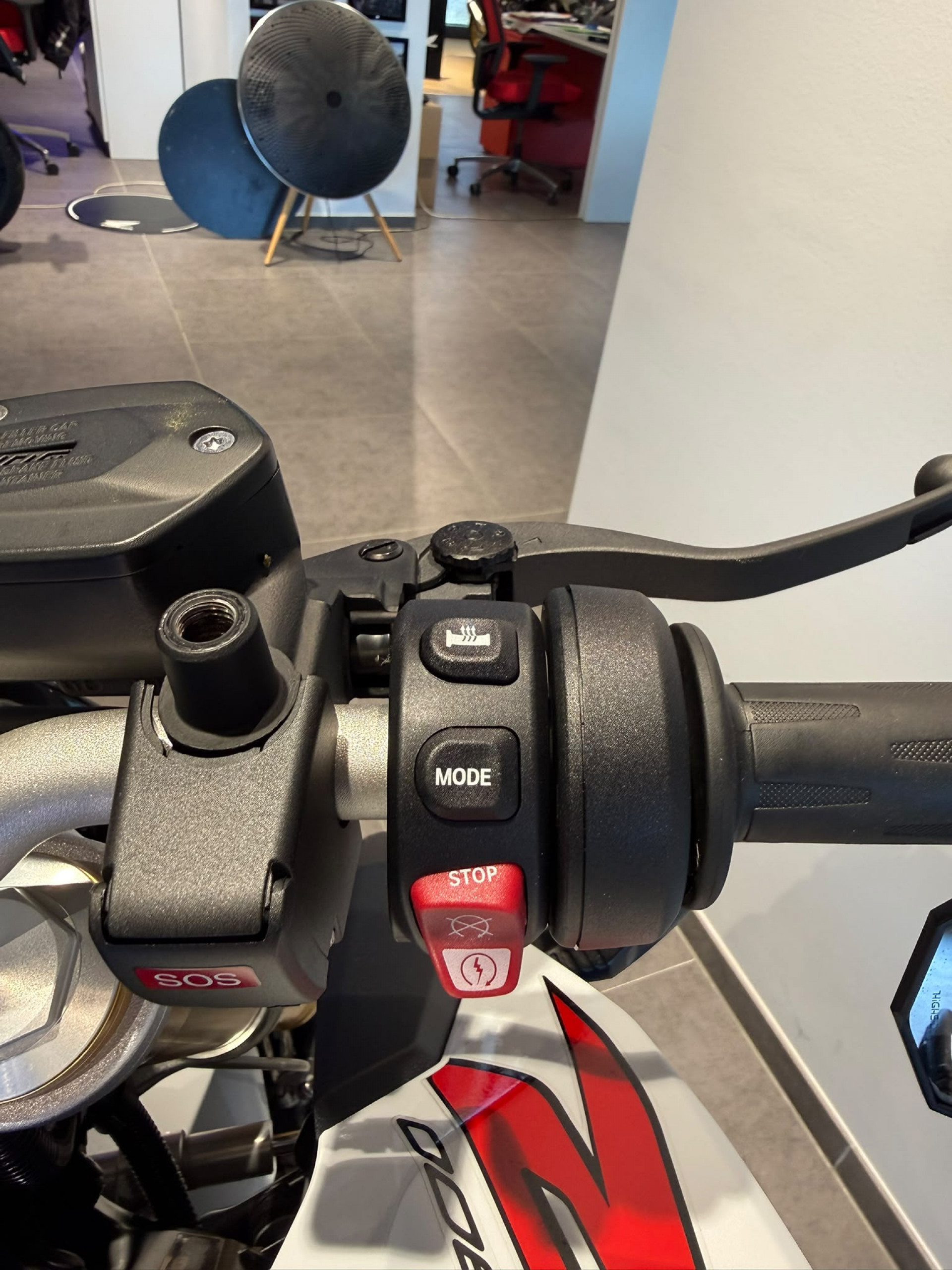 BMW F 900 R-image-4