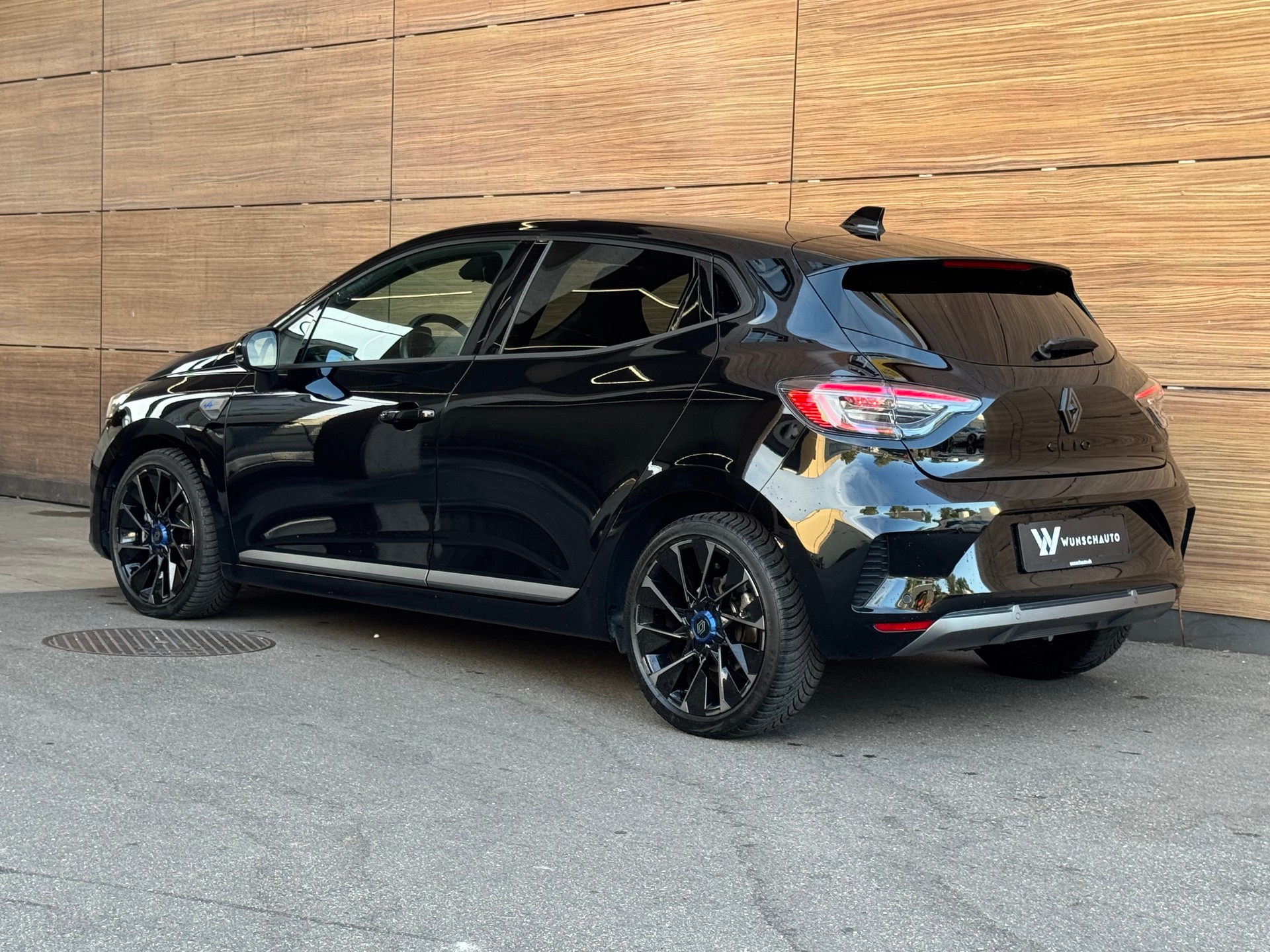 RENAULT CLIO 1.6 E-TECH *ALPINE*-image-3