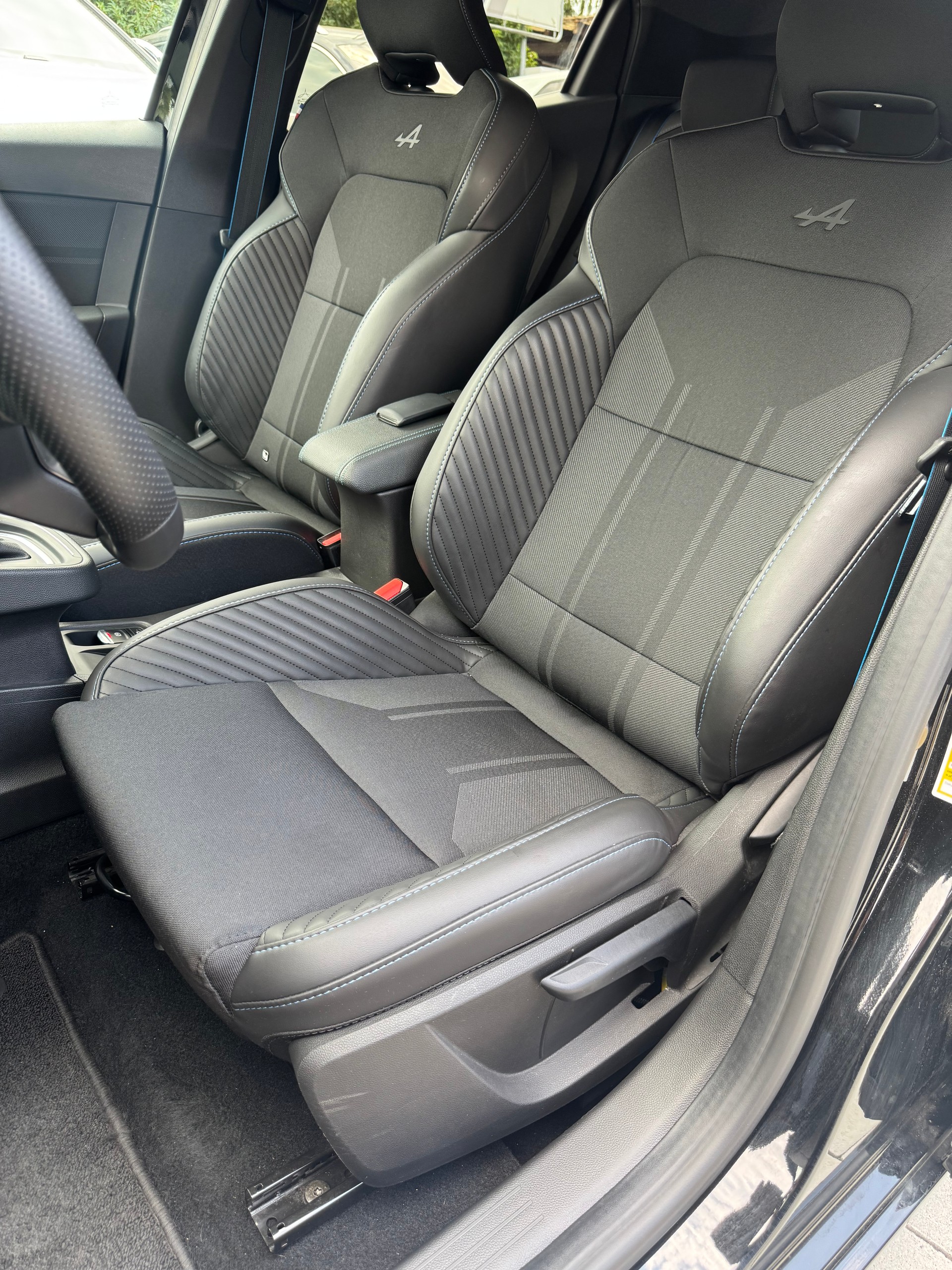 RENAULT CLIO 1.6 E-TECH *ALPINE*-image-6