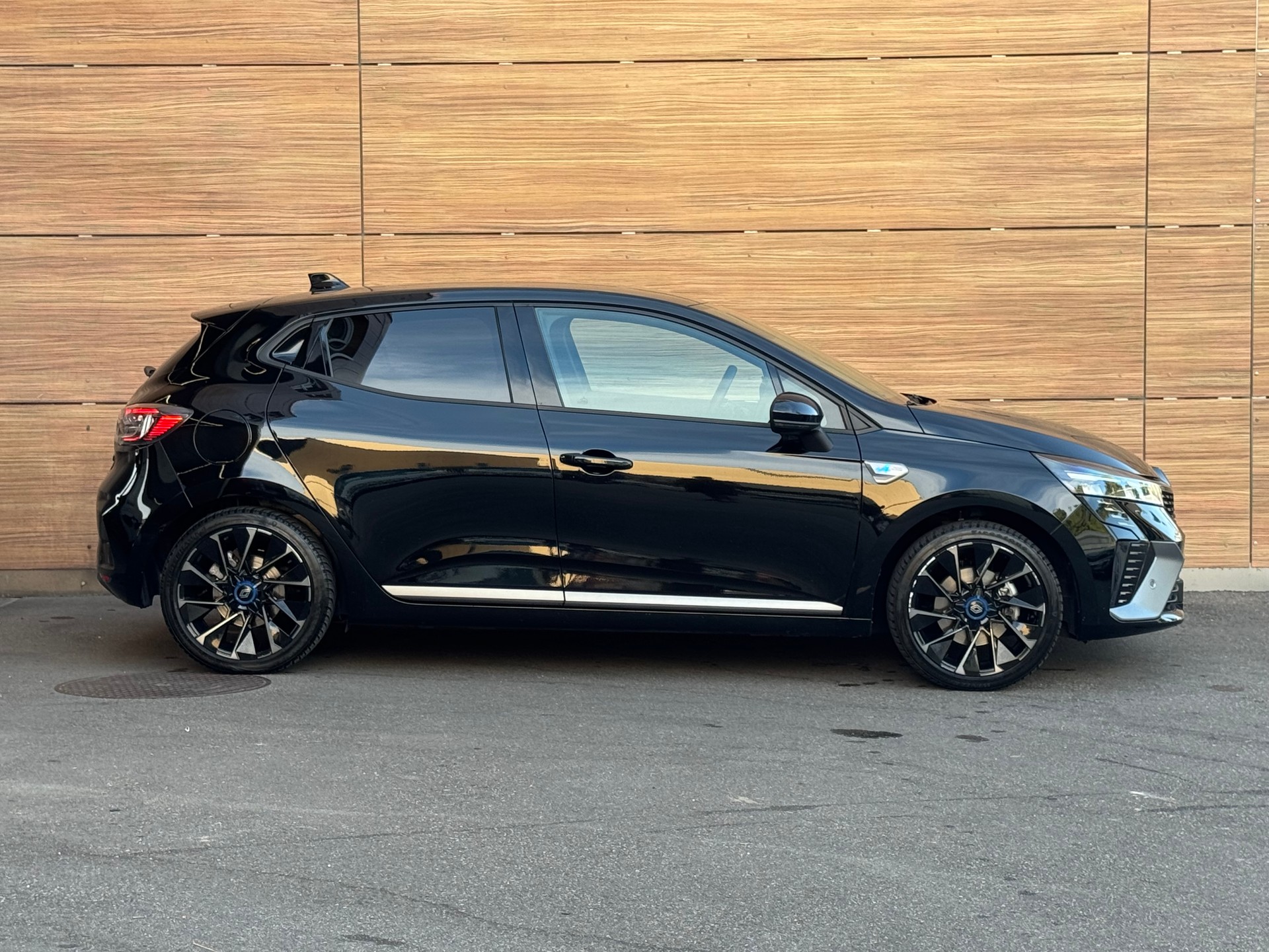 RENAULT CLIO 1.6 E-TECH *ALPINE*-image-2