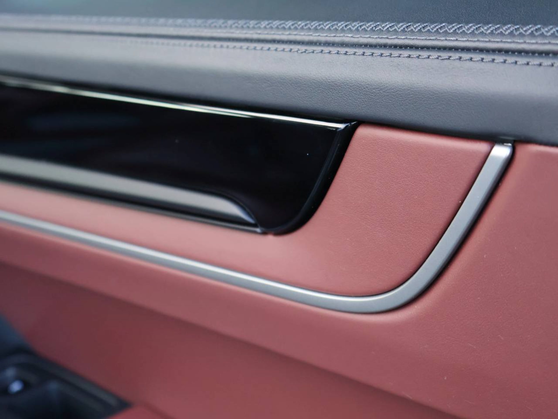 PORSCHE Cayenne E-Hybrid-image-33