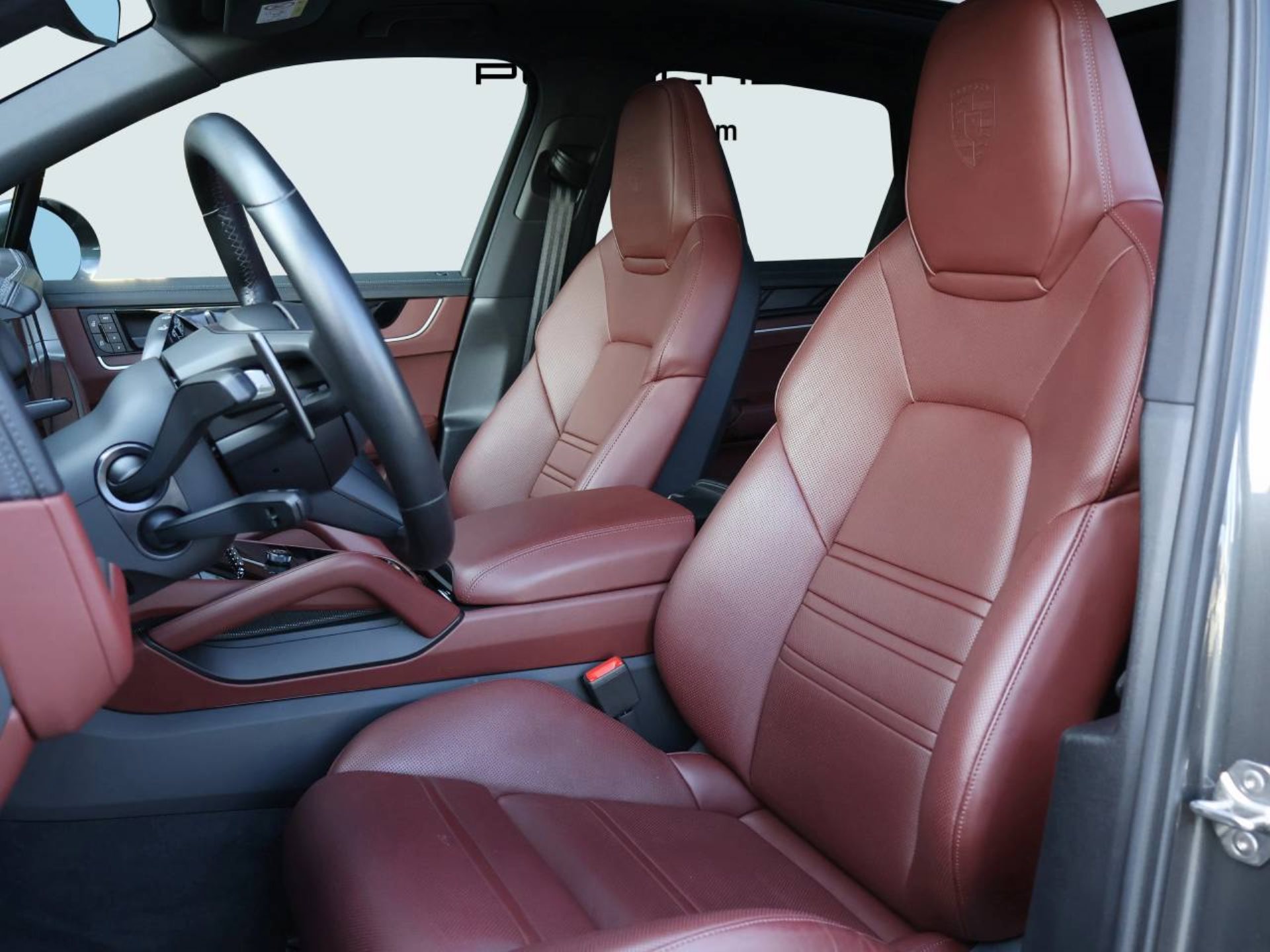 PORSCHE Cayenne E-Hybrid-image-4