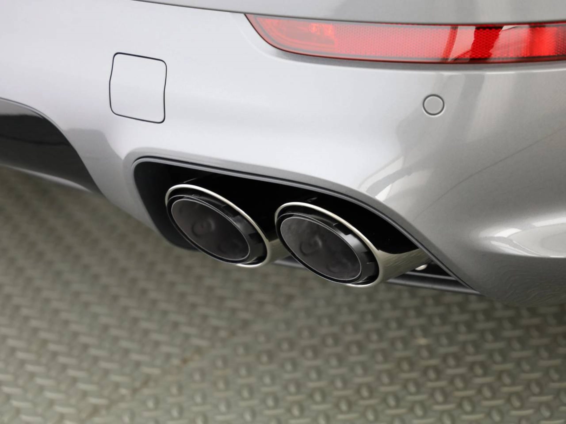 PORSCHE Cayenne E-Hybrid-image-9