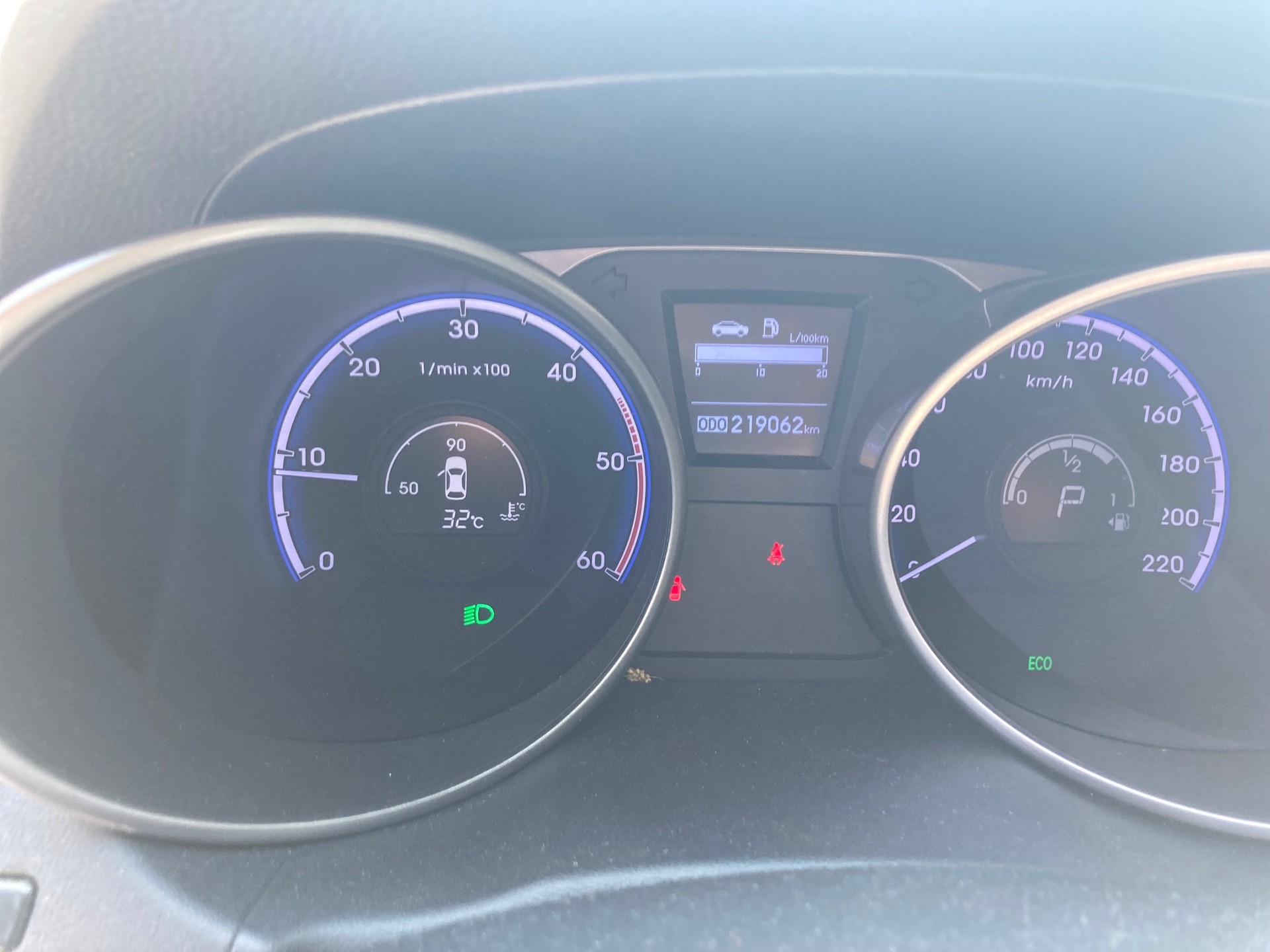 HYUNDAI iX35-image-12