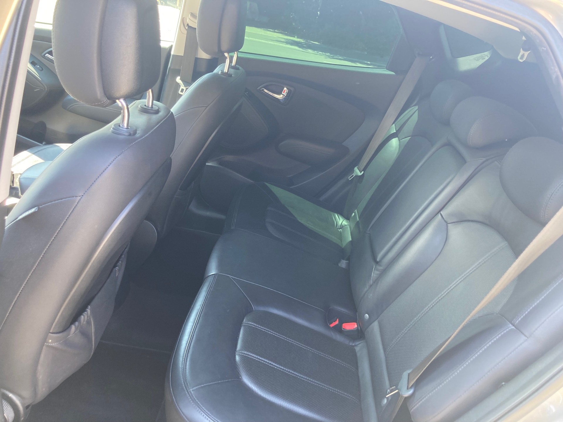 HYUNDAI iX35-image-10