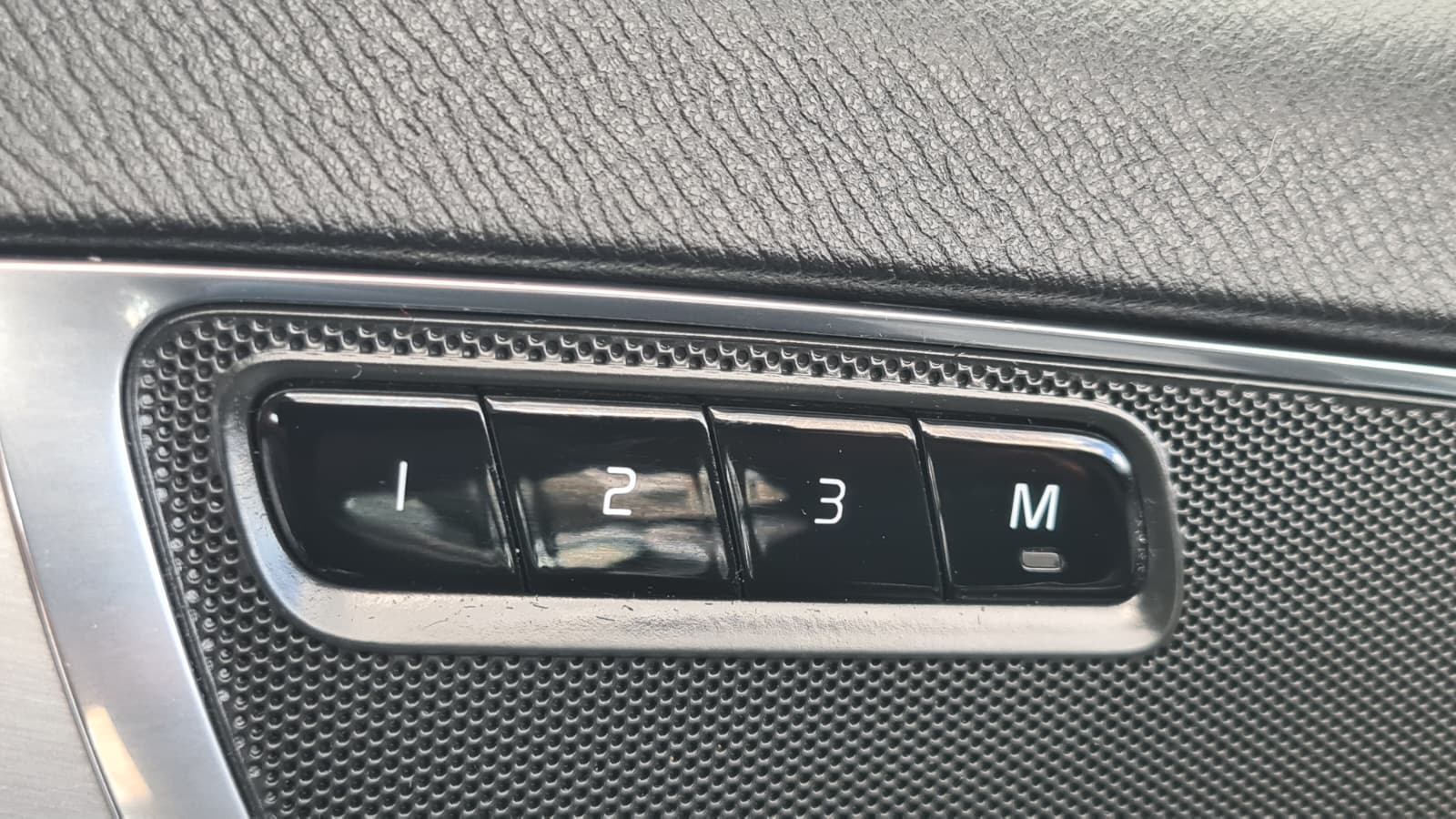 VOLVO XC90 D5 AWD Inscription Geartronic ** 7-Plätzer ** Voll-Leder ** Gr-Navi ** RF-Kamera ** Sitzmemory ** LTZ MFK 22.01.2026 **-image-11