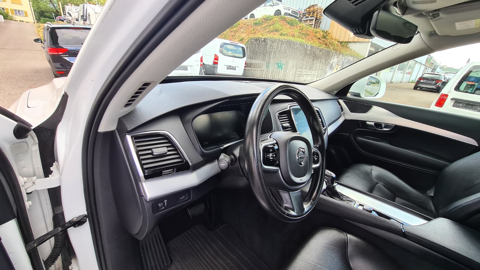 VOLVO XC90 D5 AWD Inscription Geartronic ** 7-Plätzer ** Voll-Leder ** Gr-Navi ** RF-Kamera ** Sitzmemory ** LTZ MFK 22.01.2026 **-image-17