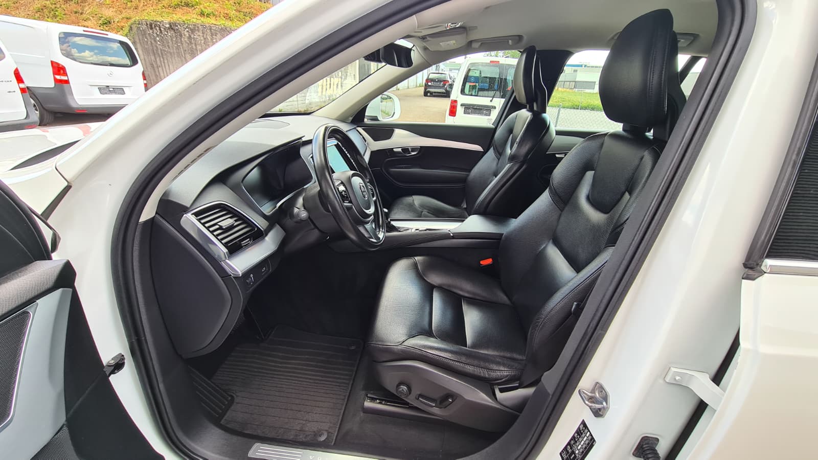 VOLVO XC90 D5 AWD Inscription Geartronic ** 7-Plätzer ** Voll-Leder ** Gr-Navi ** RF-Kamera ** Sitzmemory ** LTZ MFK 22.01.2026 **-image-18