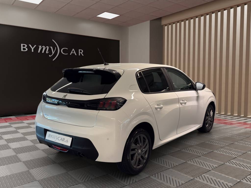 PEUGEOT 208 1.2 PureTech Active Pack EAT8-image-2