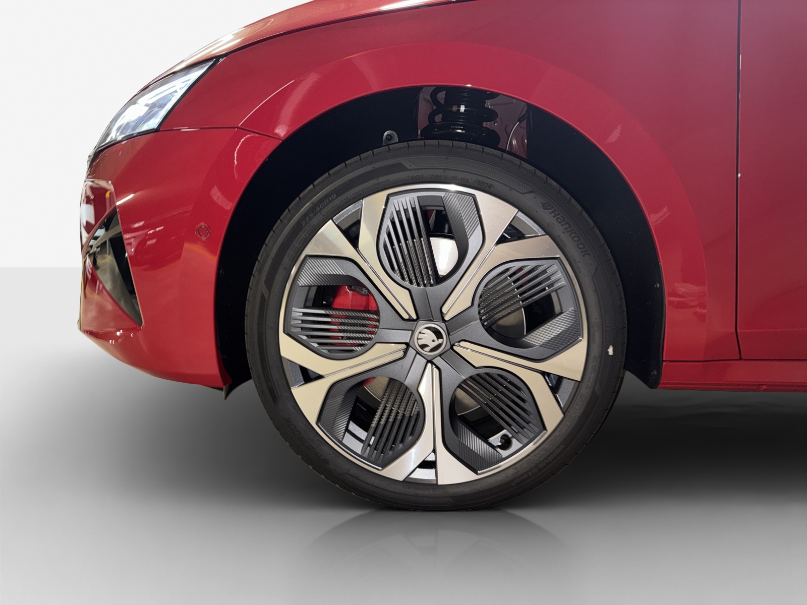 SKODA Octavia Combi 2.0 TSI DSG RS 30 Years Edition-image-14