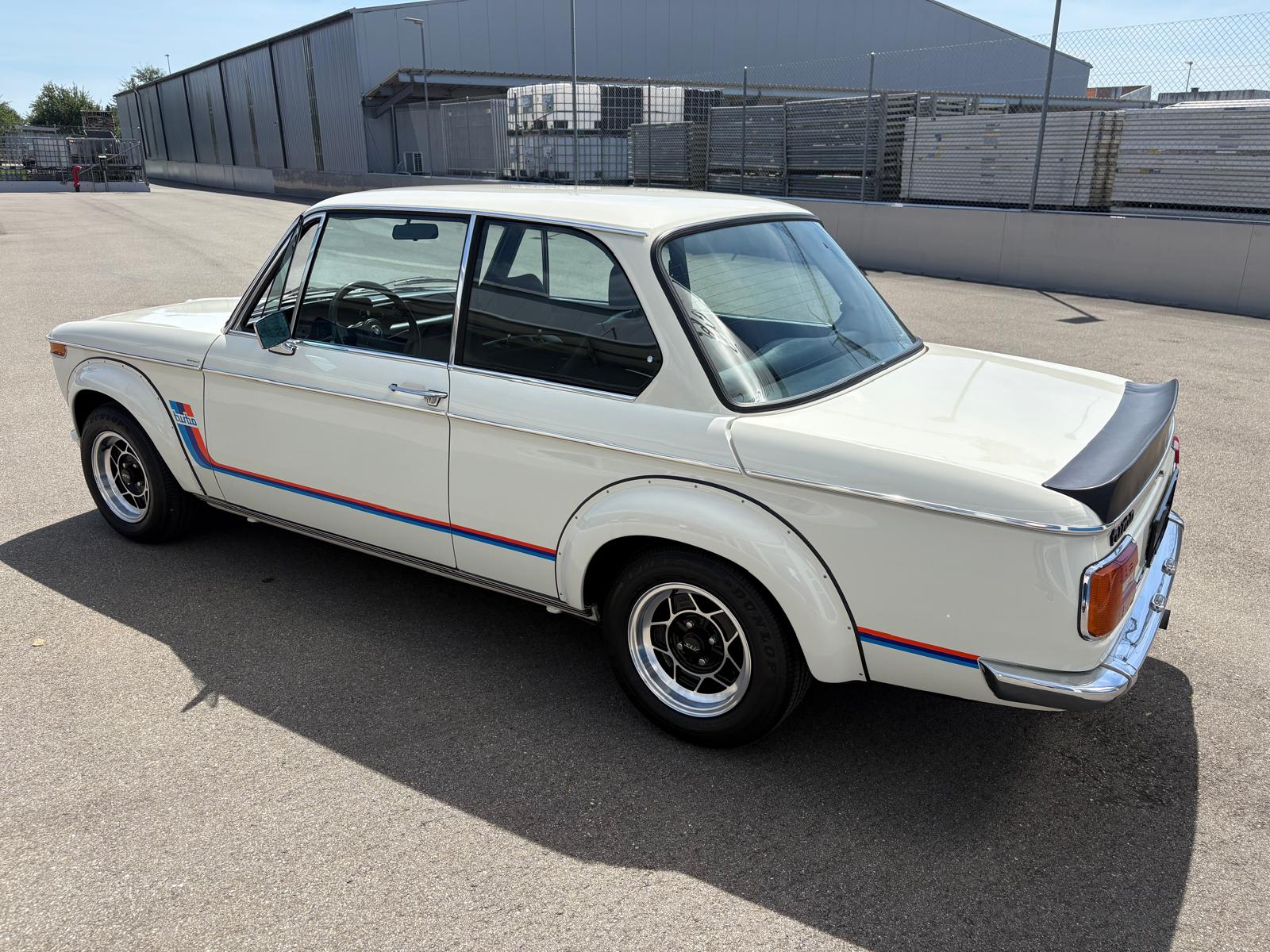 BMW 2002 Turbo-image-2