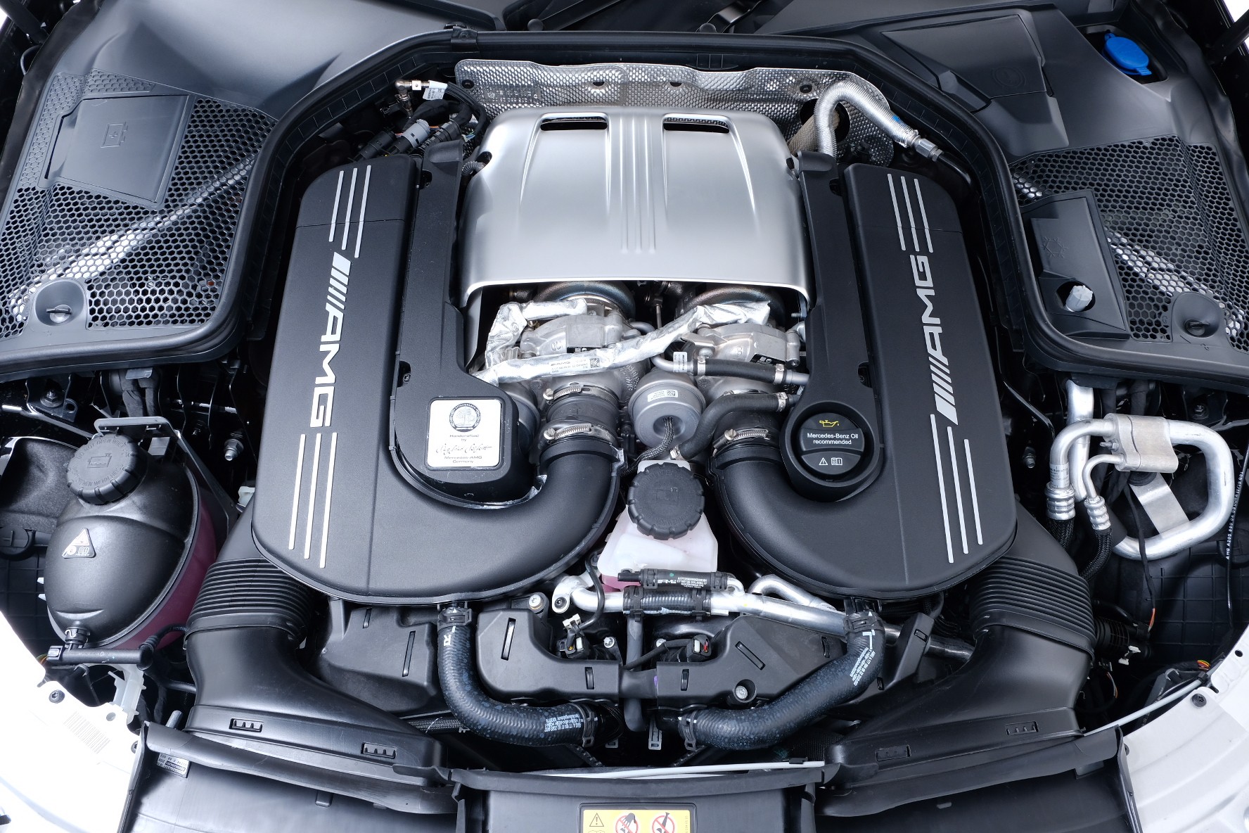 MERCEDES-BENZ C 63 S AMG 9G-tronic-image-2