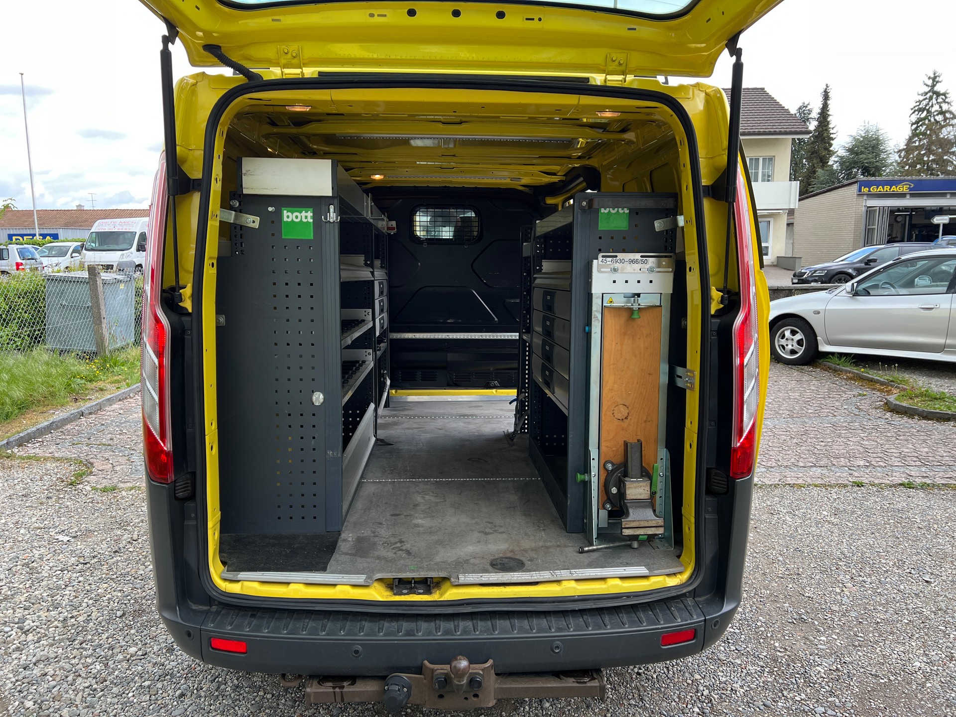 FORD Transit Custom Van 340 L2H1 Trend-image-12