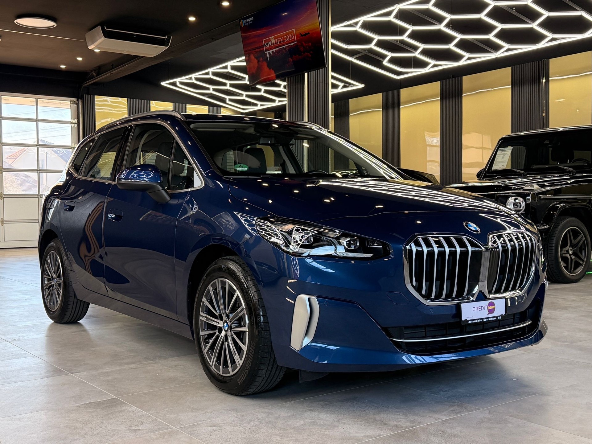 BMW 218d Active Tourer Luxury Line DKG-image-2