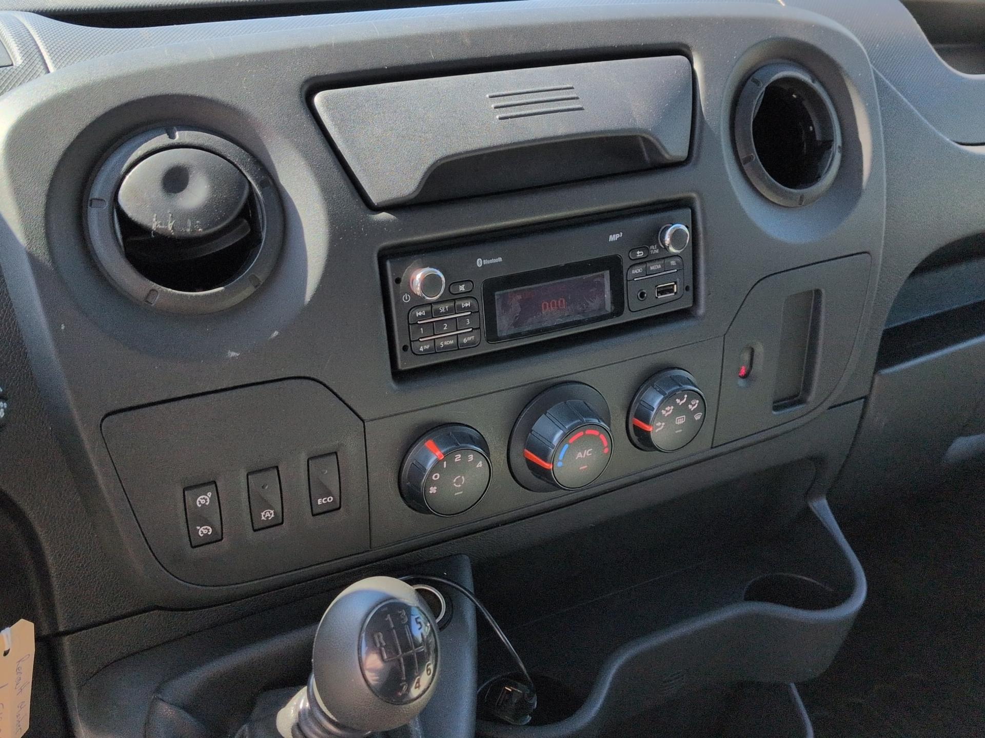 RENAULT Master P35 ENERGY 2.3dCi 145 L3-image-10