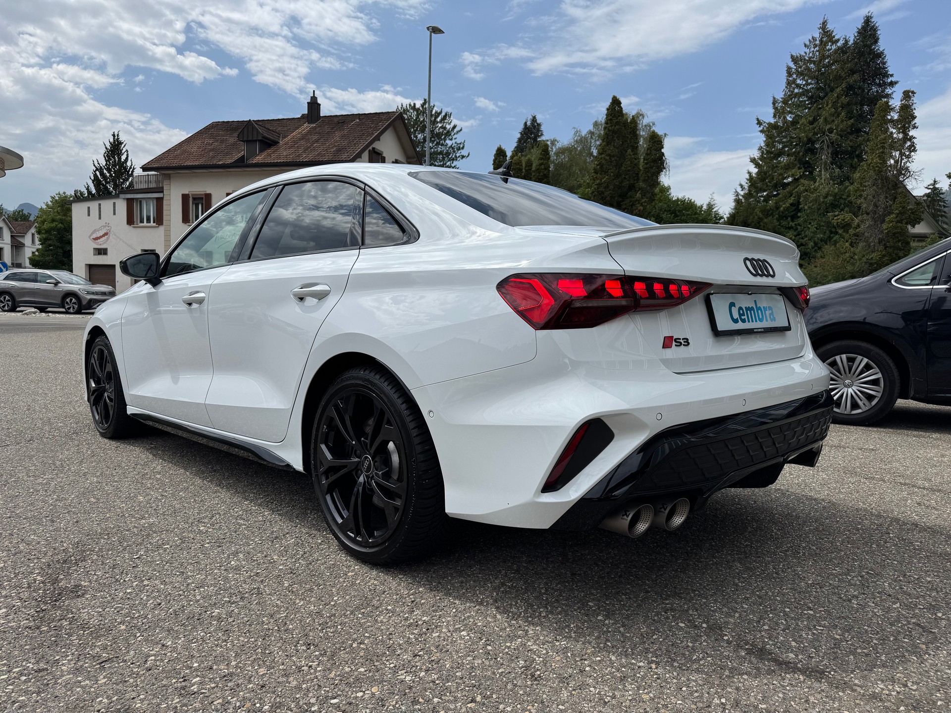 AUDI S3 Limousine *Performance Akrapovic* TFSI quattro S-tronic-image-4