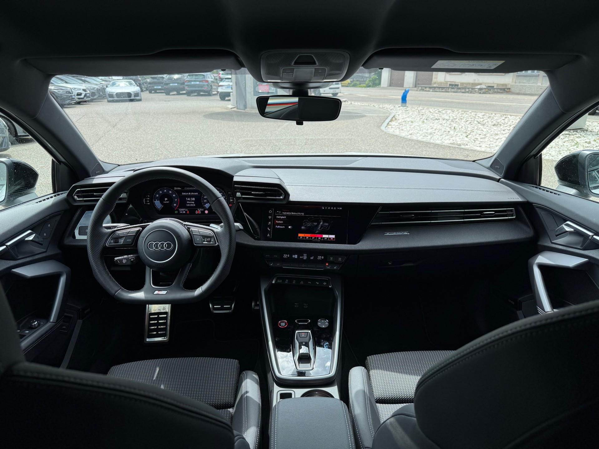 AUDI S3 Limousine *Performance Akrapovic* TFSI quattro S-tronic-image-13