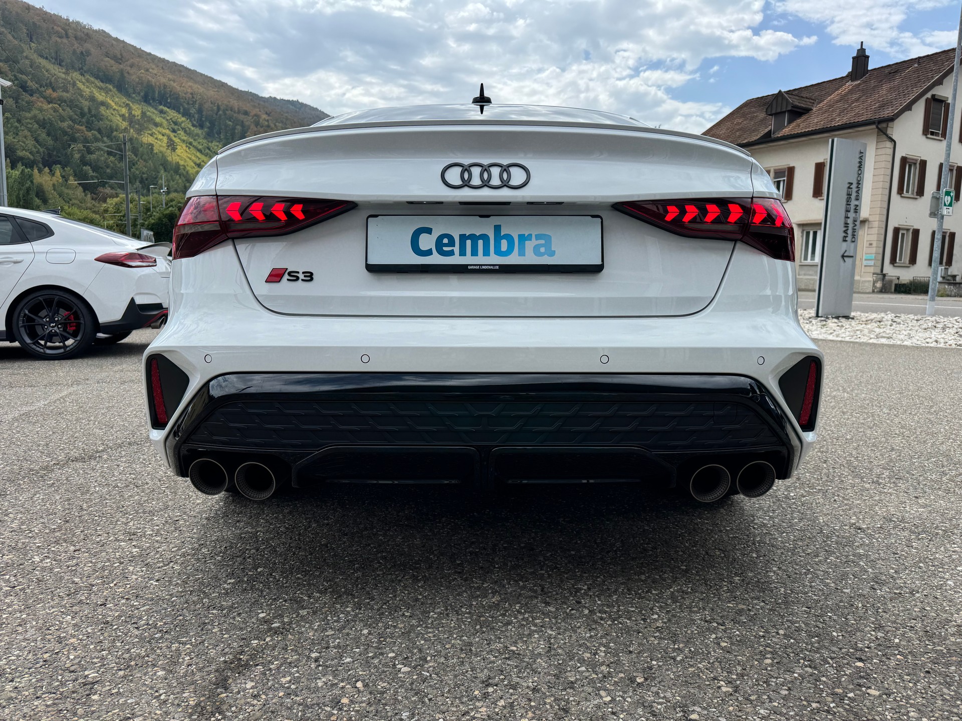 AUDI S3 Limousine *Performance Akrapovic* TFSI quattro S-tronic-image-6