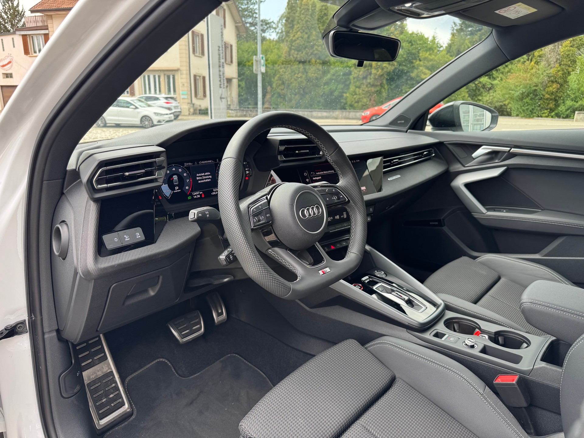AUDI S3 Limousine *Performance Akrapovic* TFSI quattro S-tronic-image-9