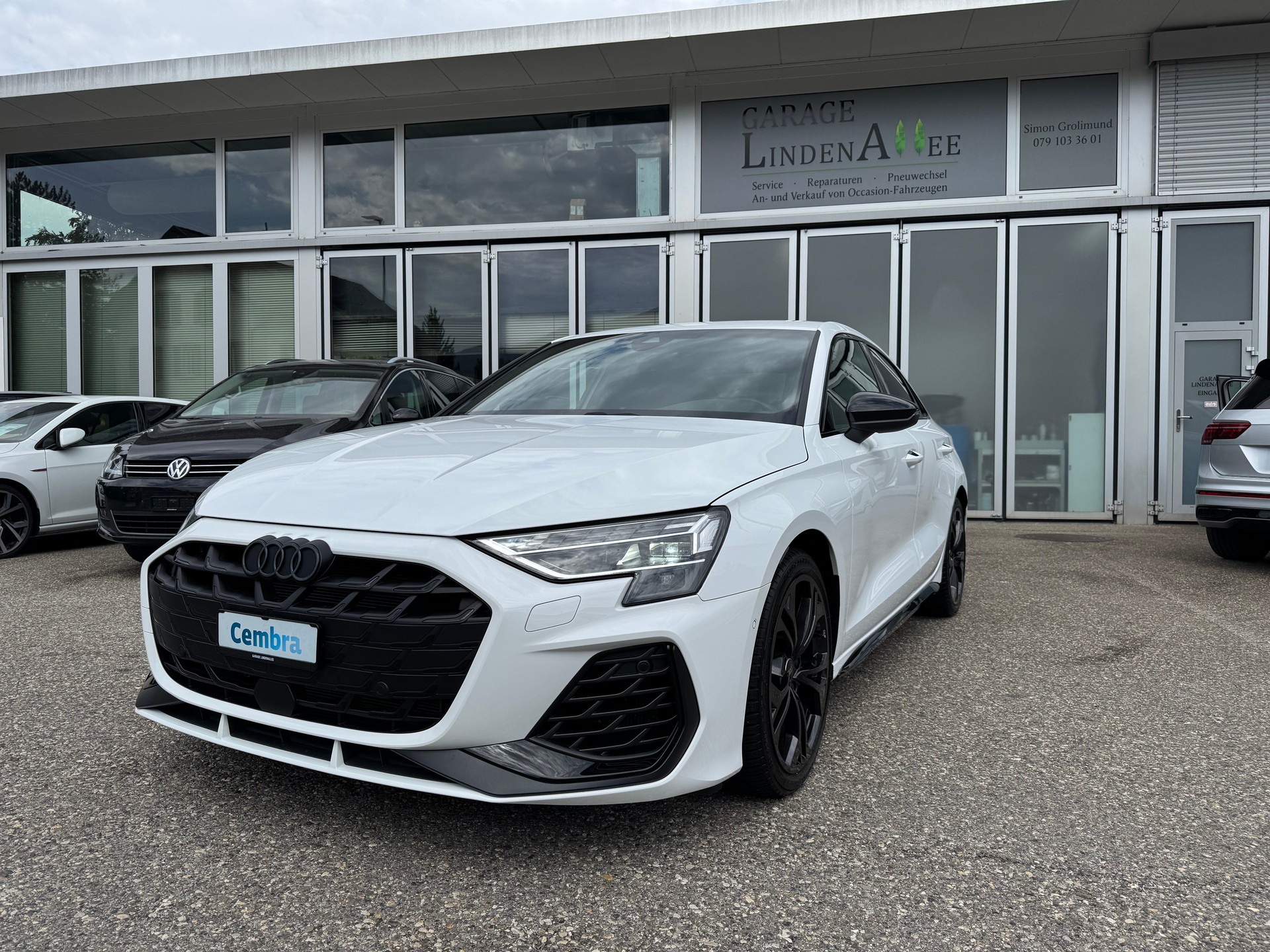 AUDI S3 Limousine *Performance Akrapovic* TFSI quattro S-tronic-image-0