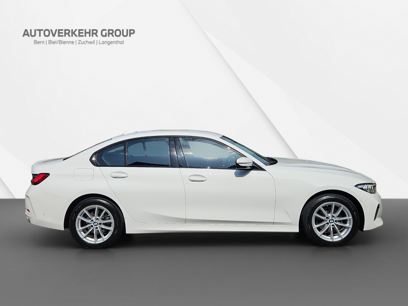 BMW 320i xDrive-image-6