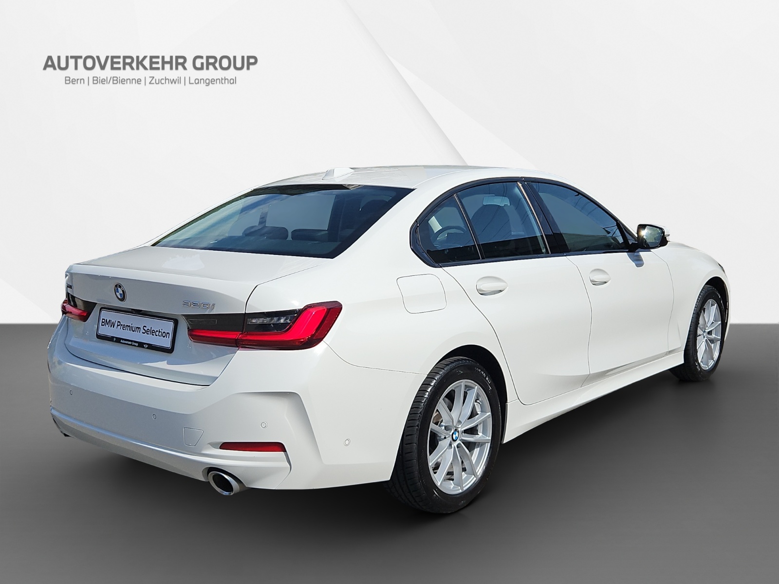 BMW 320i xDrive-image-5